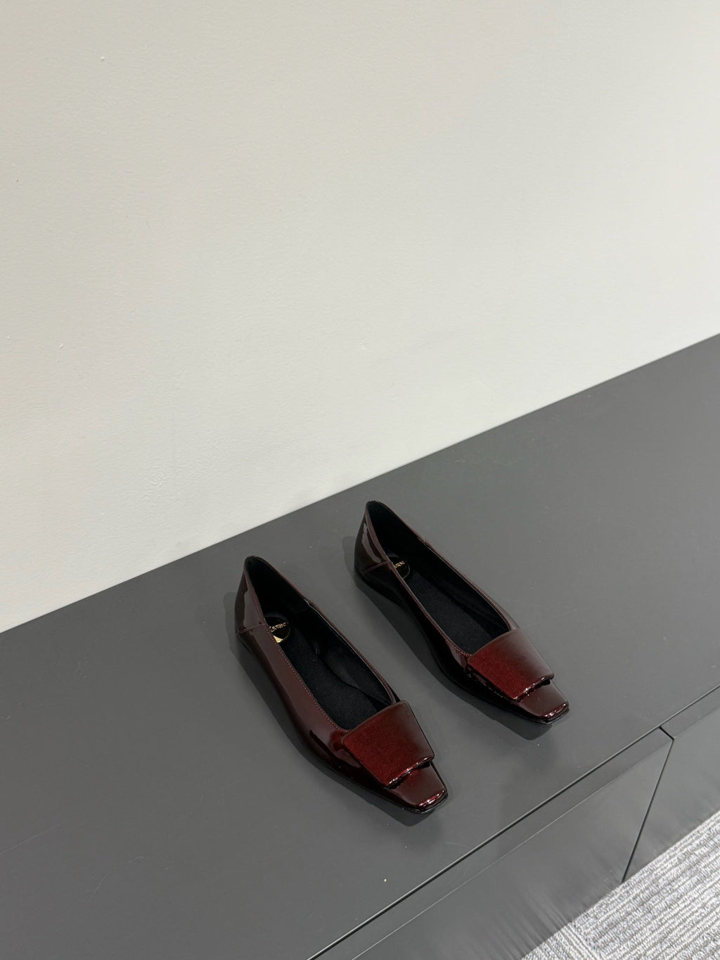 LOUIS VUITTON BALLERINA FLATS IN MAHAGANY RED PATENT CALFSKIN