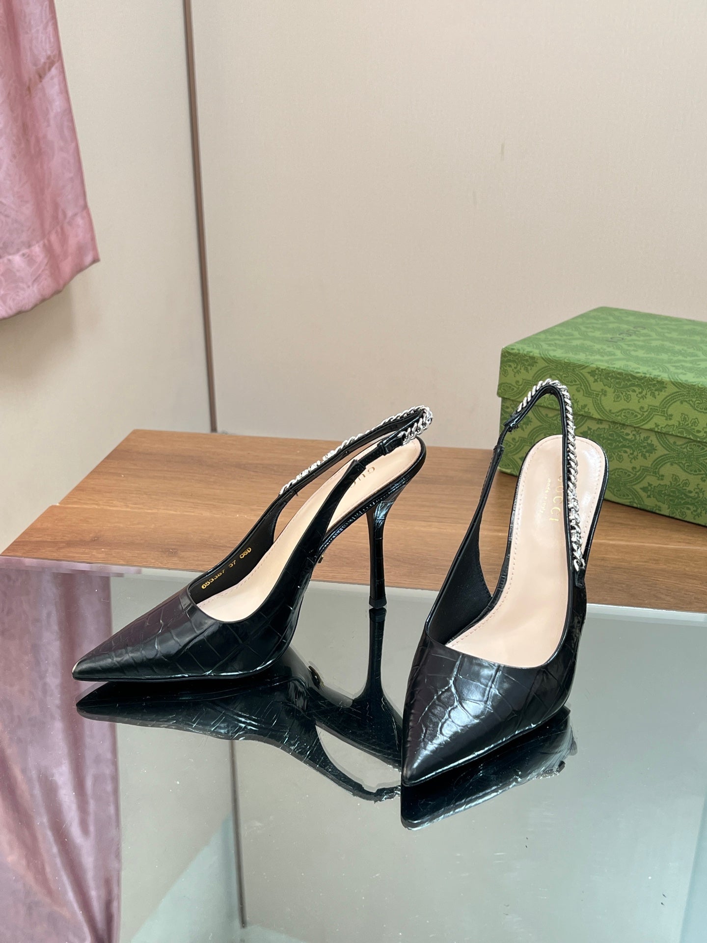 GUCCI SIGNORIA SLINGBACK PUMP BLACK CALFSKIN