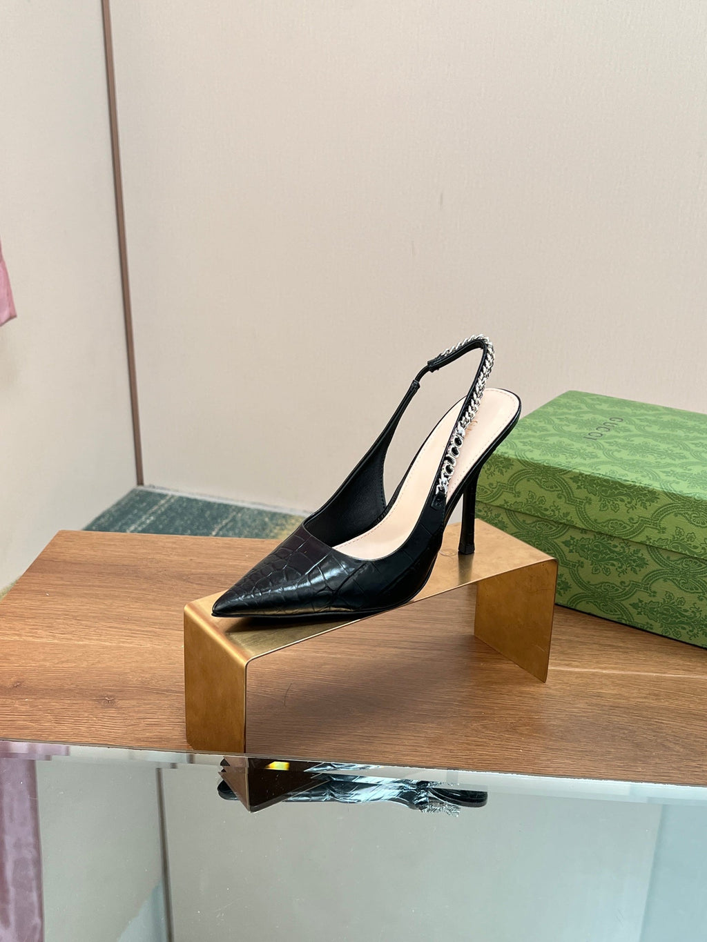 GUCCI SIGNORIA SLINGBACK PUMP BLACK CALFSKIN