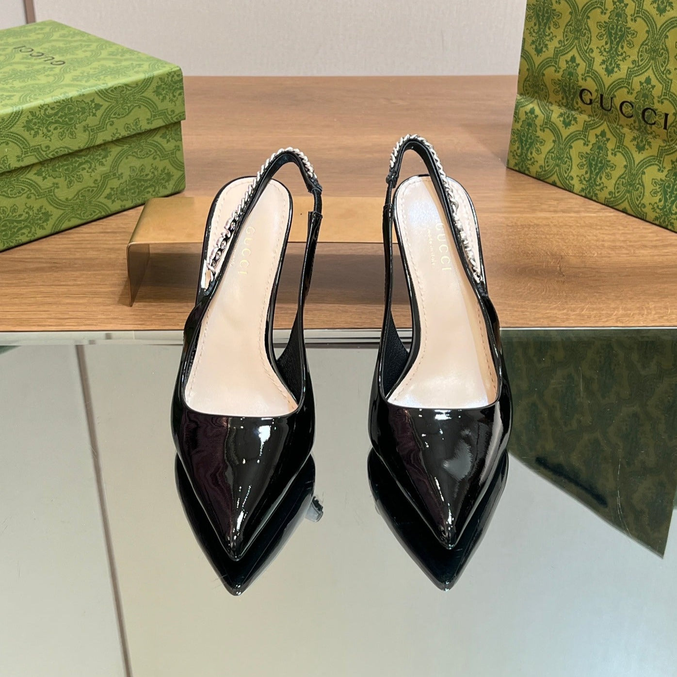 GUCCI SIGNORIA SLINGBACK PUMP GLOSSY BLACK LAMBSKIN
