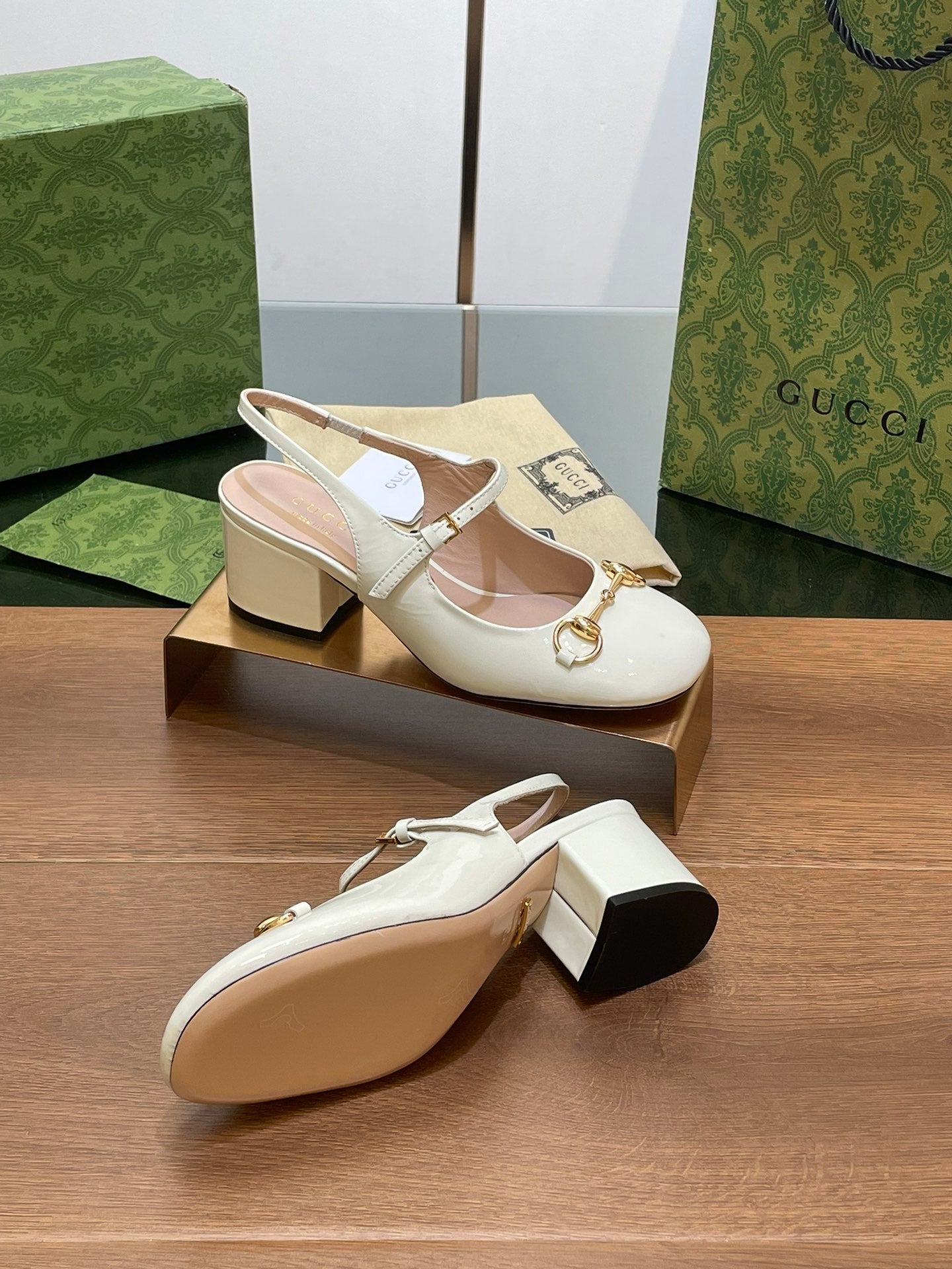 GUCCI HORSEBIT PUMP WHITE GLOSSY LAMBSKIN