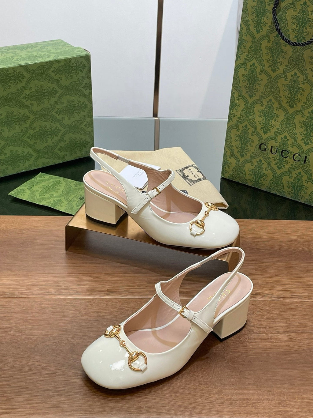 GUCCI HORSEBIT PUMP WHITE GLOSSY LAMBSKIN