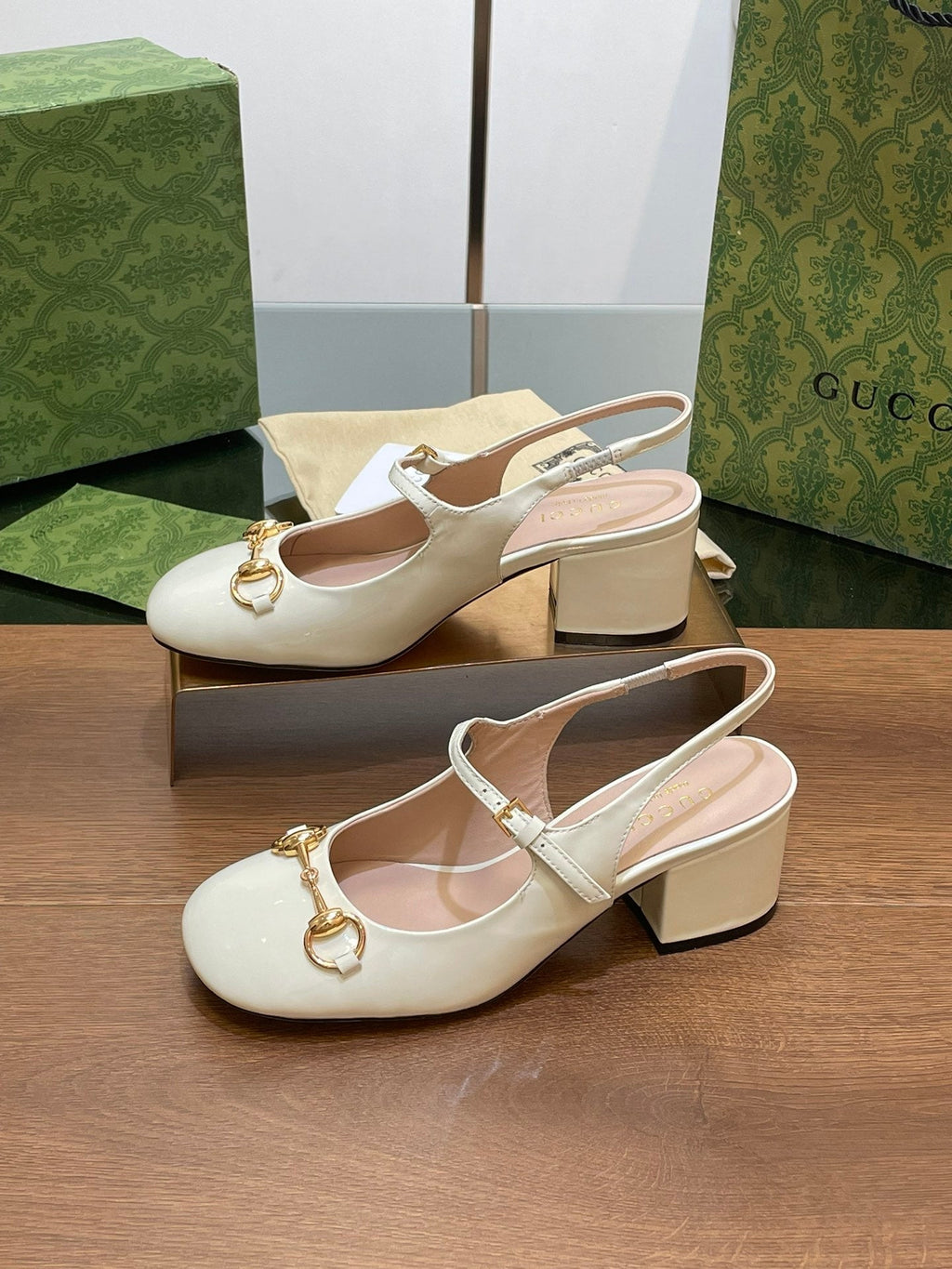 GUCCI HORSEBIT PUMP WHITE GLOSSY LAMBSKIN