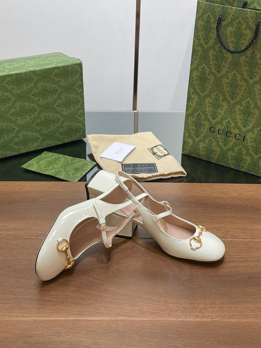 GUCCI HORSEBIT PUMP WHITE GLOSSY LAMBSKIN