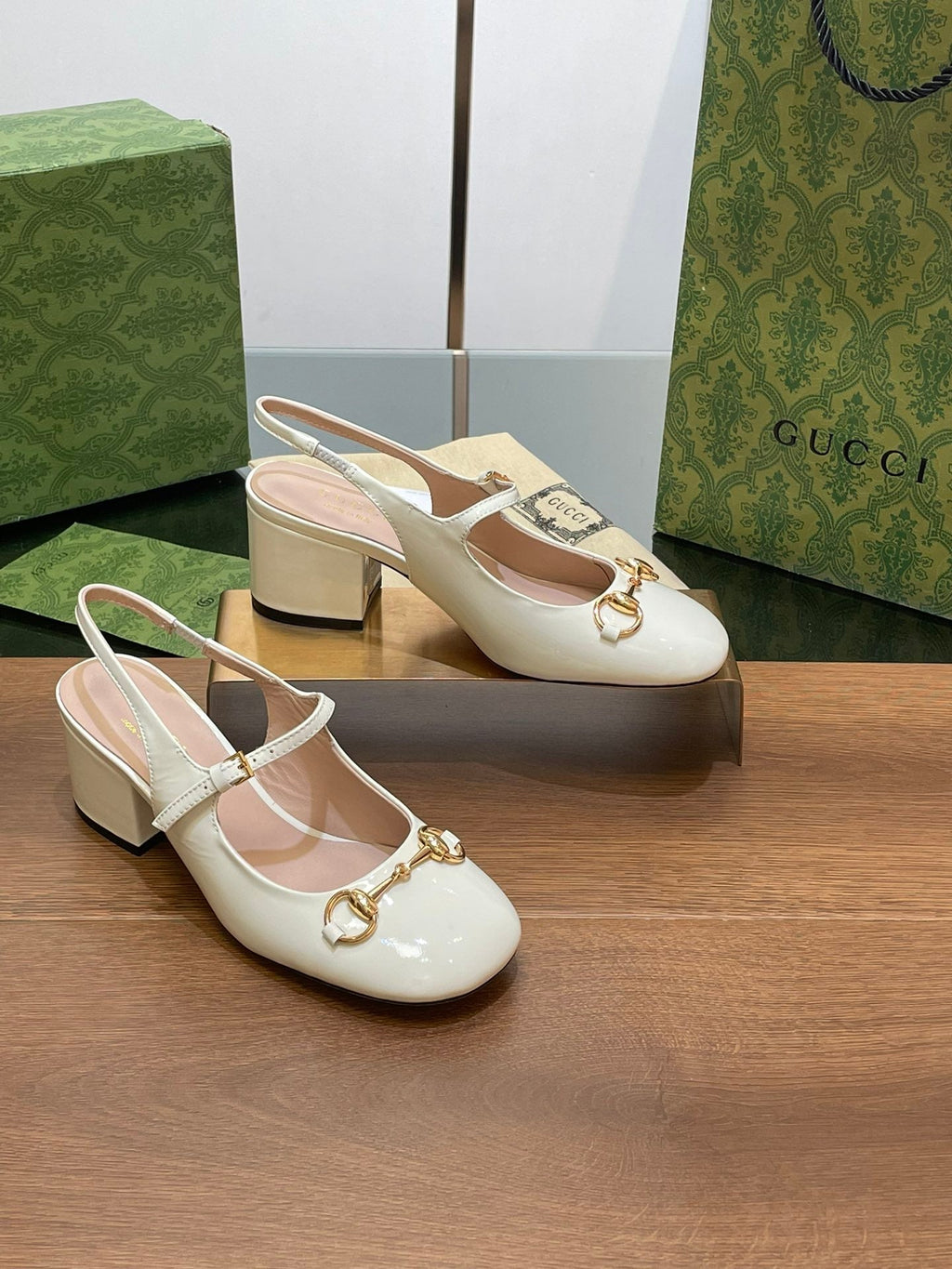 GUCCI HORSEBIT PUMP WHITE GLOSSY LAMBSKIN