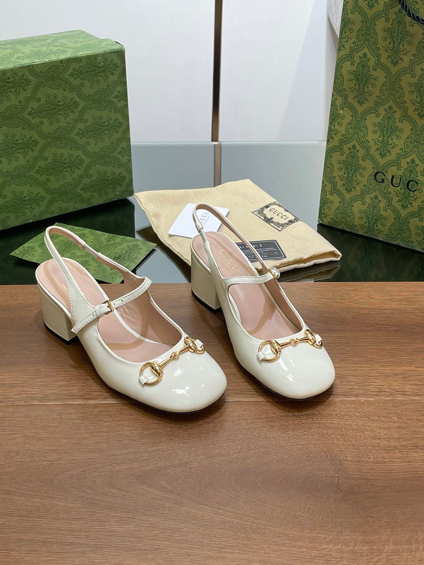 GUCCI HORSEBIT PUMP WHITE GLOSSY LAMBSKIN