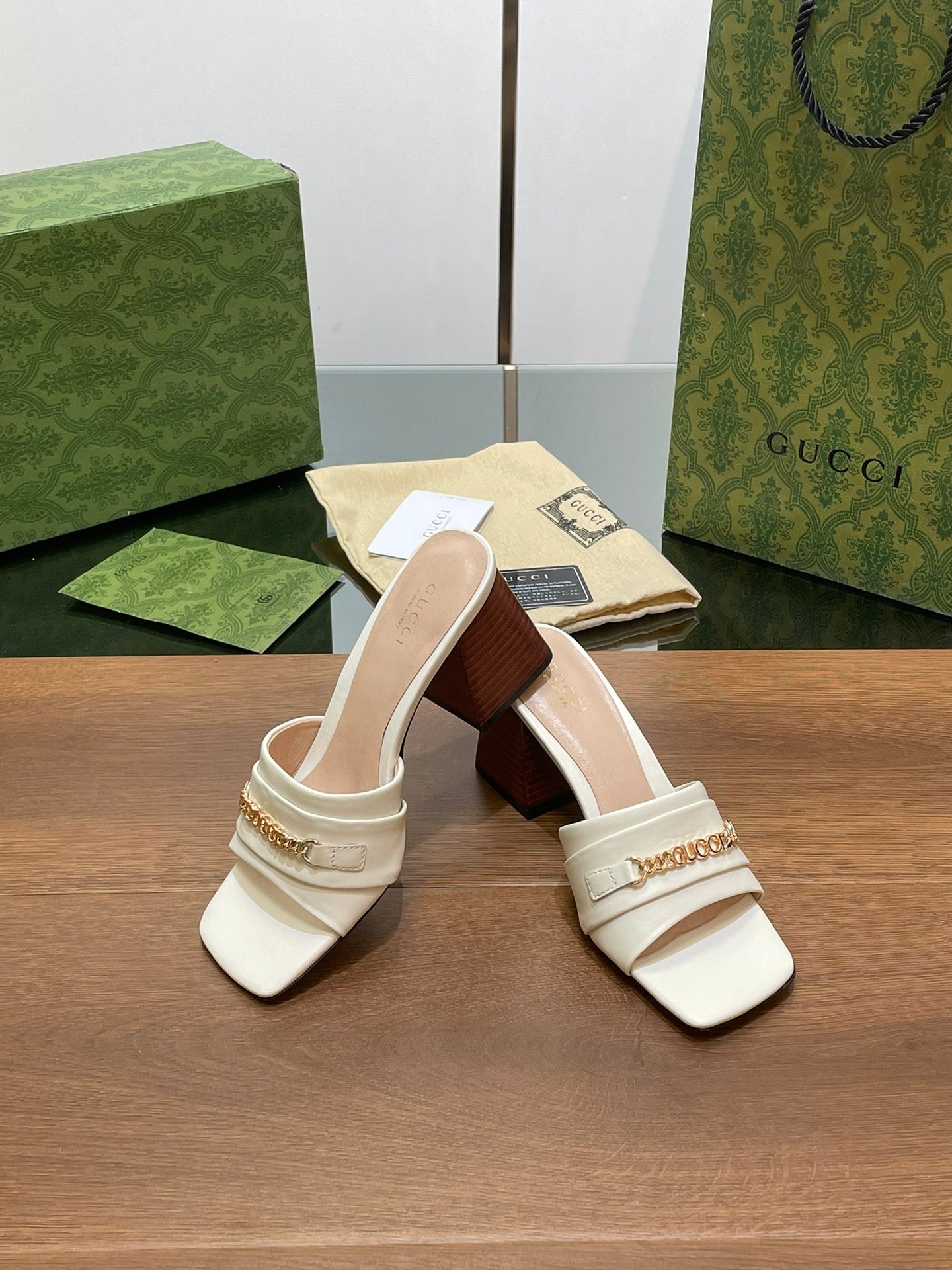 GUCCI SIGNORIA SLIDE SANDAL WHITE DENIM