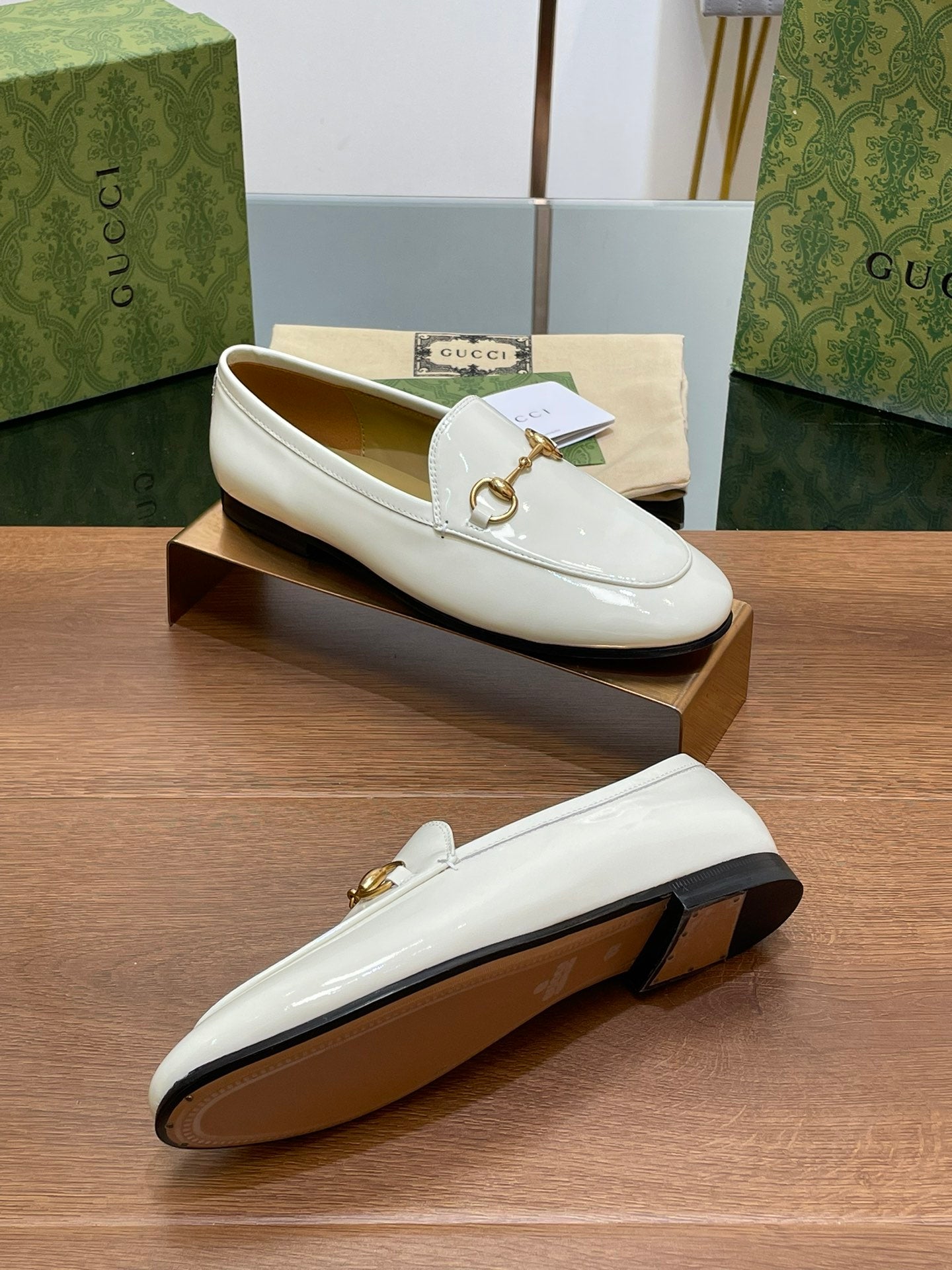 GUCCI JORDAAN LOAFER GLOSSY WHITE LAMBSKIN