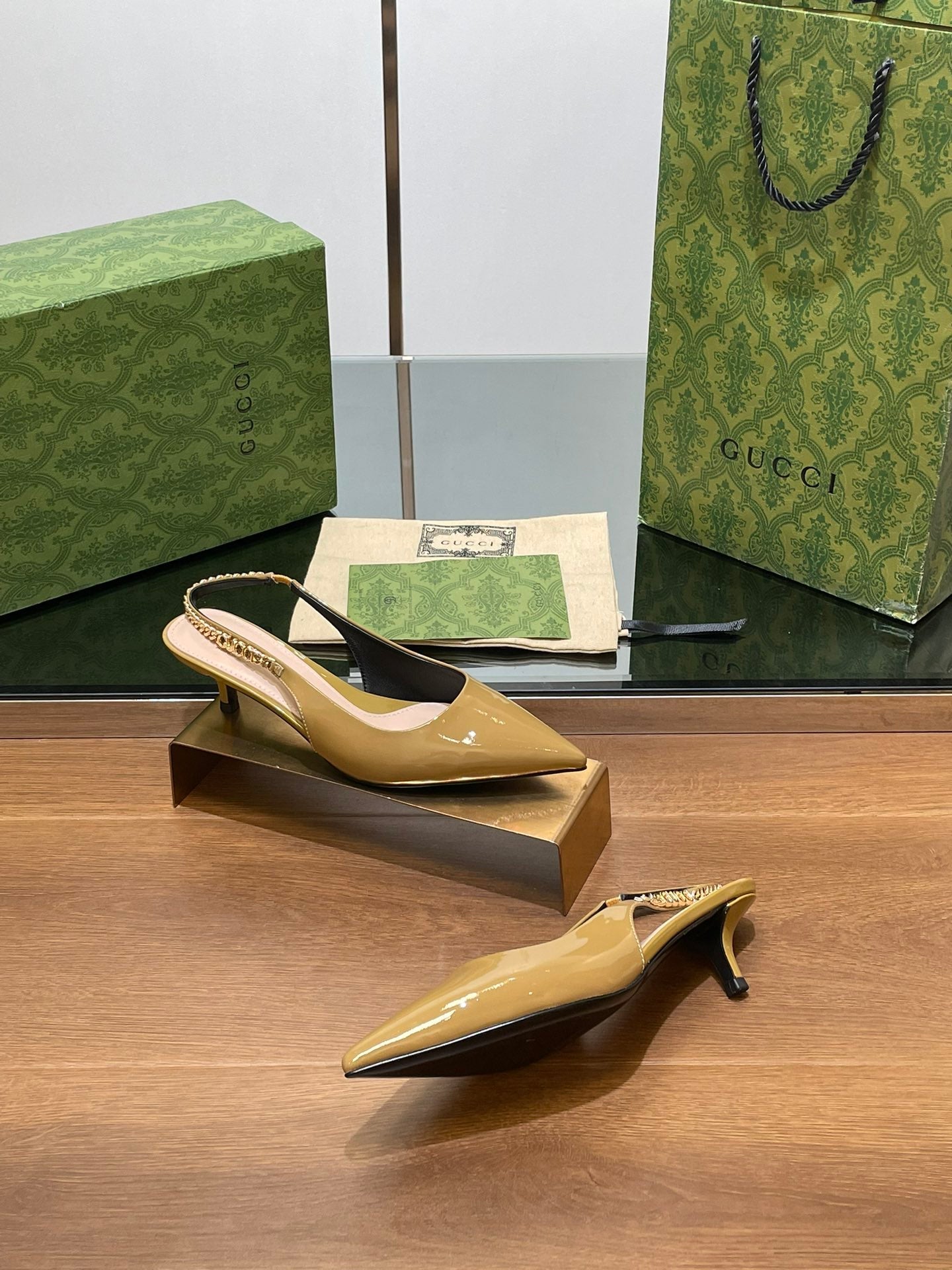 GUCCI HIGH SLINGBACK 4.5 CM IN DIJON YELLOW GLOSSY CALFSKIN WITH GOLD HARDWARE