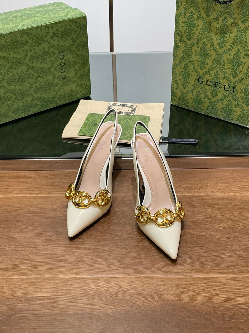 GUCCI HIGH SLINGBACK 10.5 CM IN WHITE GLOSSY CALFSKIN WITH GOLD HARDWARE
