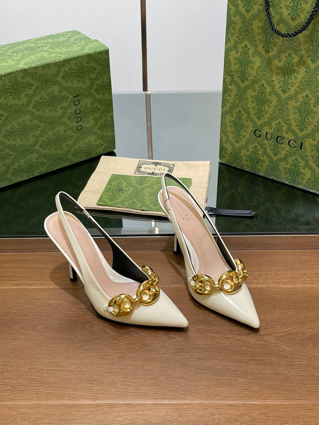 GUCCI HIGH SLINGBACK 10.5 CM IN WHITE GLOSSY CALFSKIN WITH GOLD HARDWARE