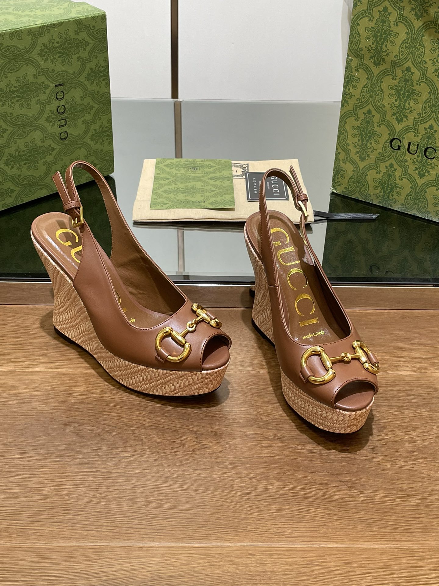 GUCCI WEDGE PLATFORM IN CHOCOLATE BROWN CALFSKIN WITH GOLD HARDWARE