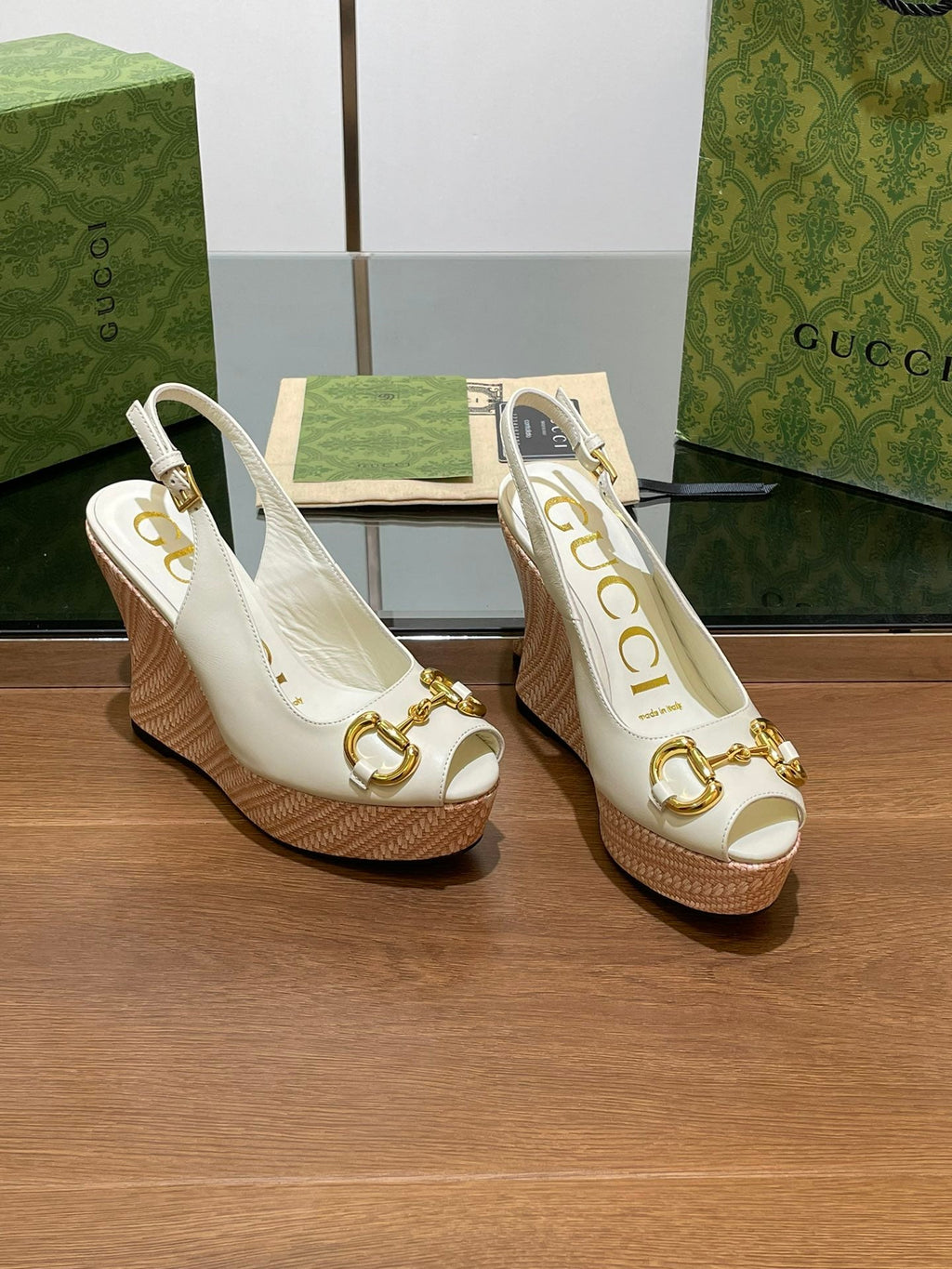 GUCCI WEDGE PLATFORM IN WHITE CALFSKIN WITH GOLD HARDWARE