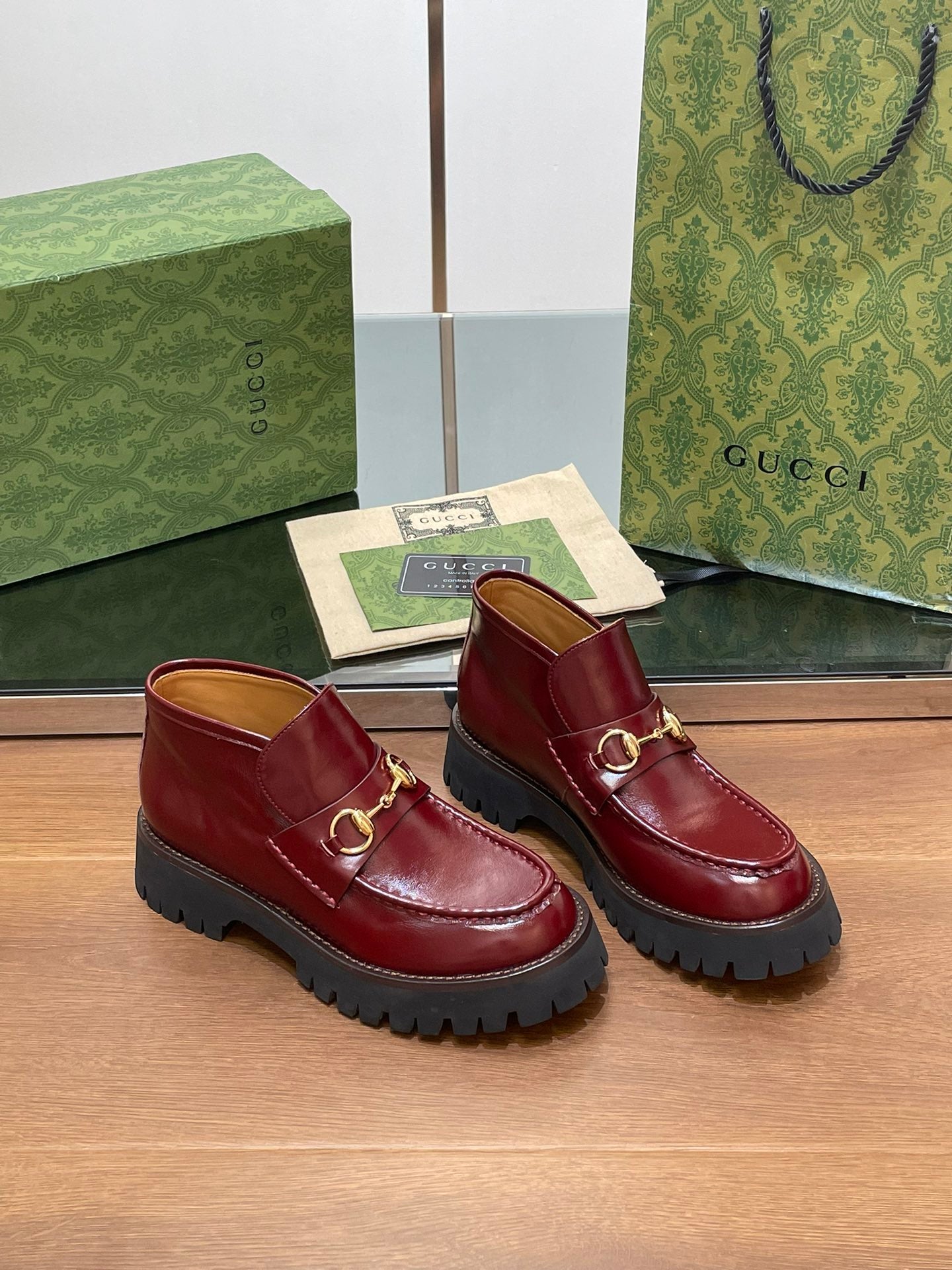 GUCCI HORSEBIT ANKLE BOOTS 4.5CM IN BURGUNDY RED CALFSKIN