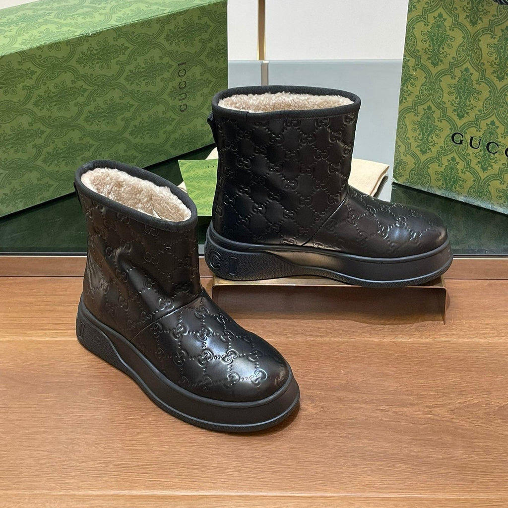 GUCCI U BOOTS IN BLACK EMBOSSED DEERSKIN AND BEIGE WOOL LINING