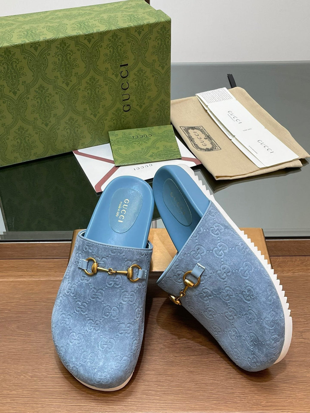 GUCCI HORSEBIT MULE IN LIGHT BLUE EMBOSSED SUEDE AND SHEEPSKIN LINING