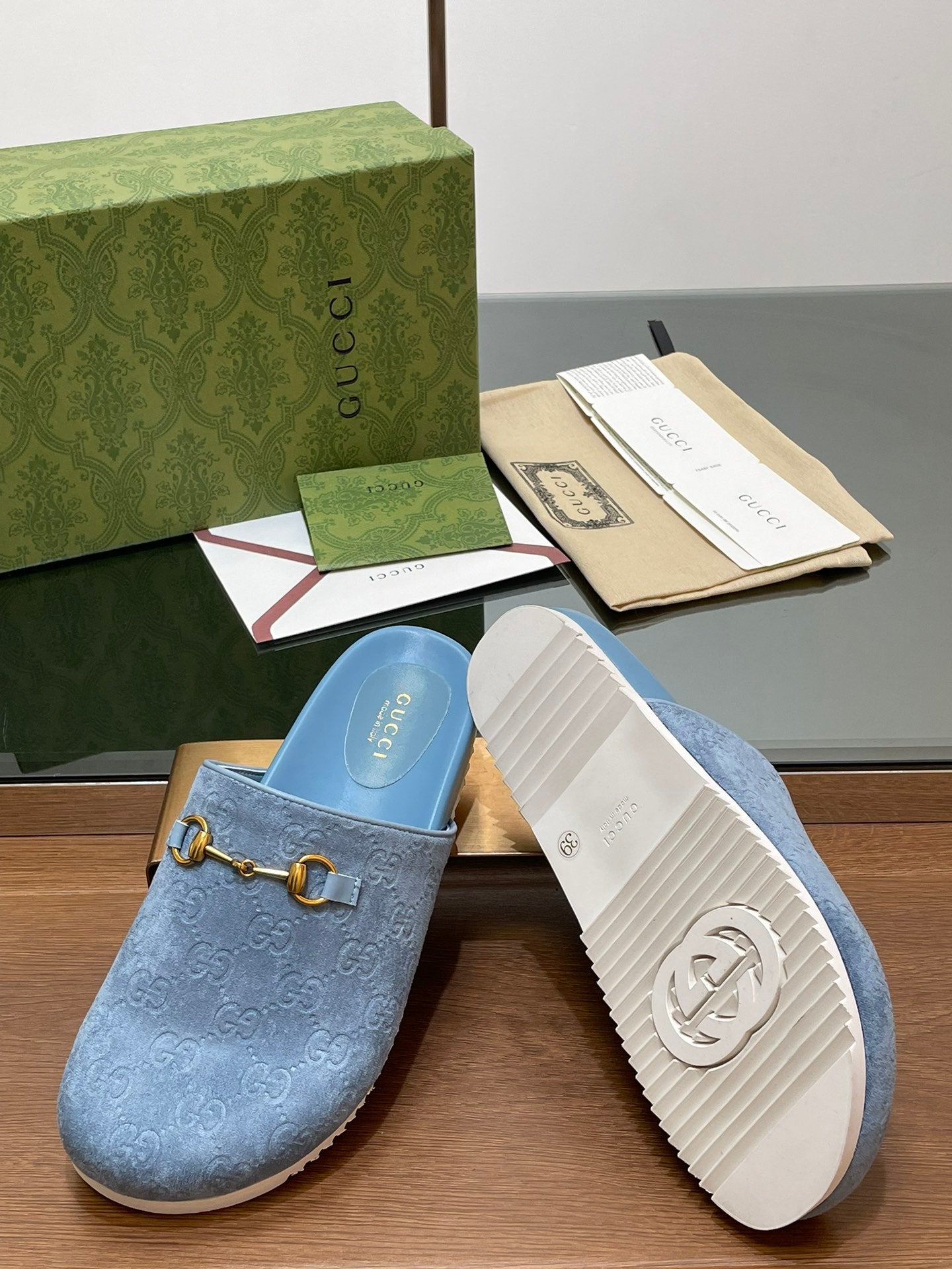 GUCCI HORSEBIT MULE IN LIGHT BLUE EMBOSSED SUEDE AND SHEEPSKIN LINING