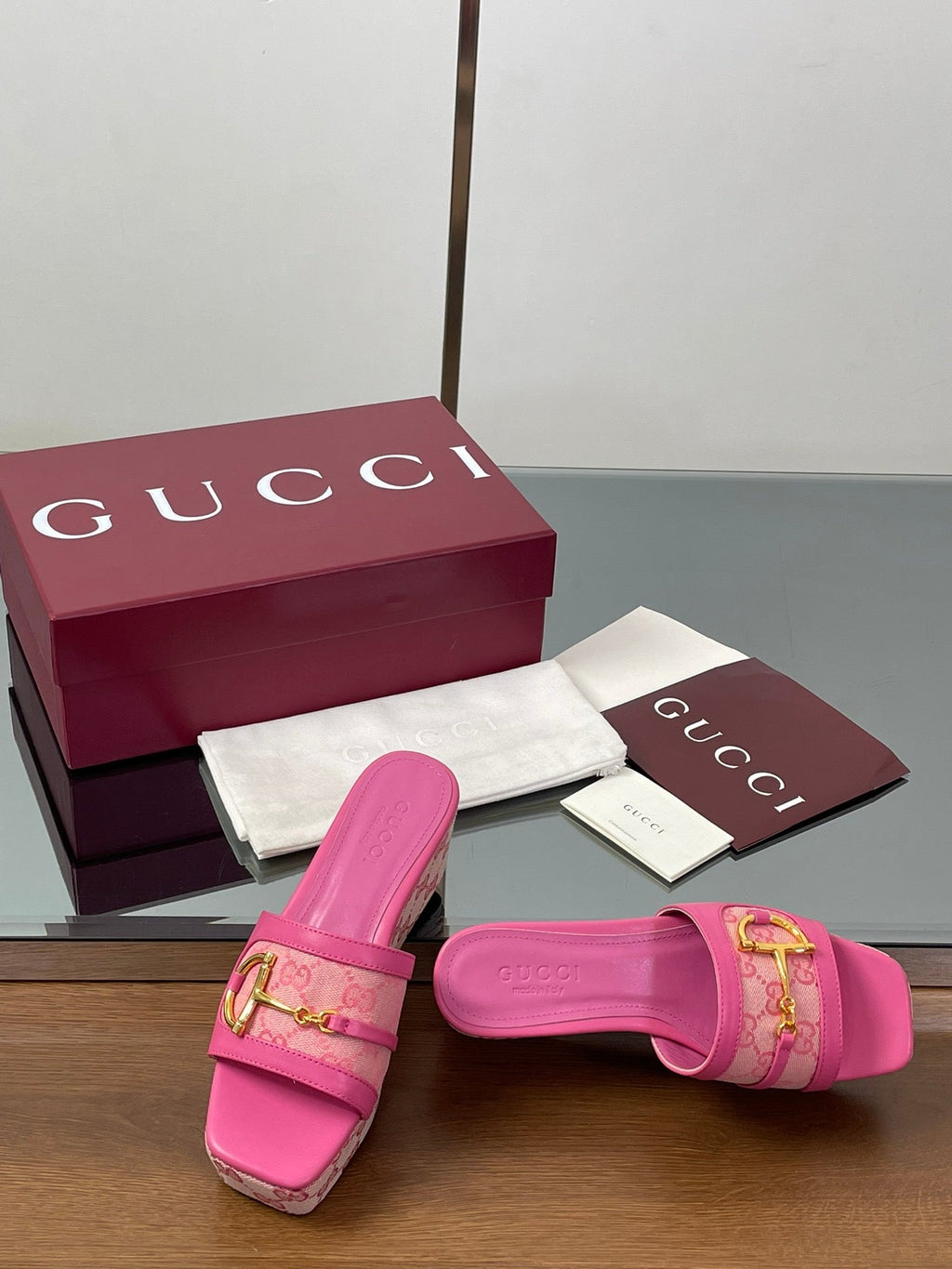 GUCCI HIGH 6.3 CM WEDGE SANDALS IN PINK CALFSKIN AND FABRIC
