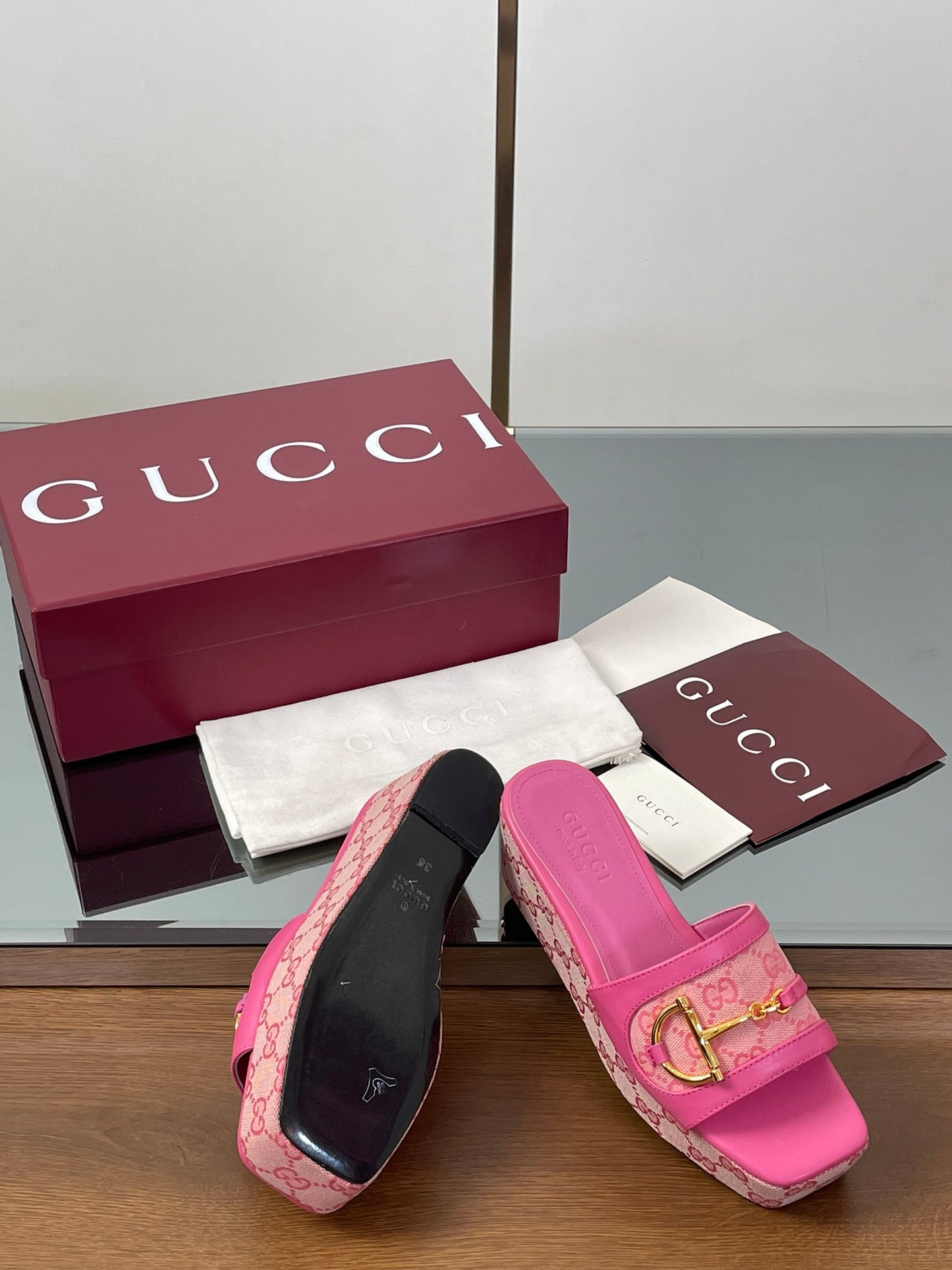 GUCCI HIGH 6.3 CM WEDGE SANDALS IN PINK CALFSKIN AND FABRIC