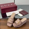 GUCCI HIGH 6.3 CM WEDGE SANDALS IN DUSTY PINK CALFSKIN AND FABRIC