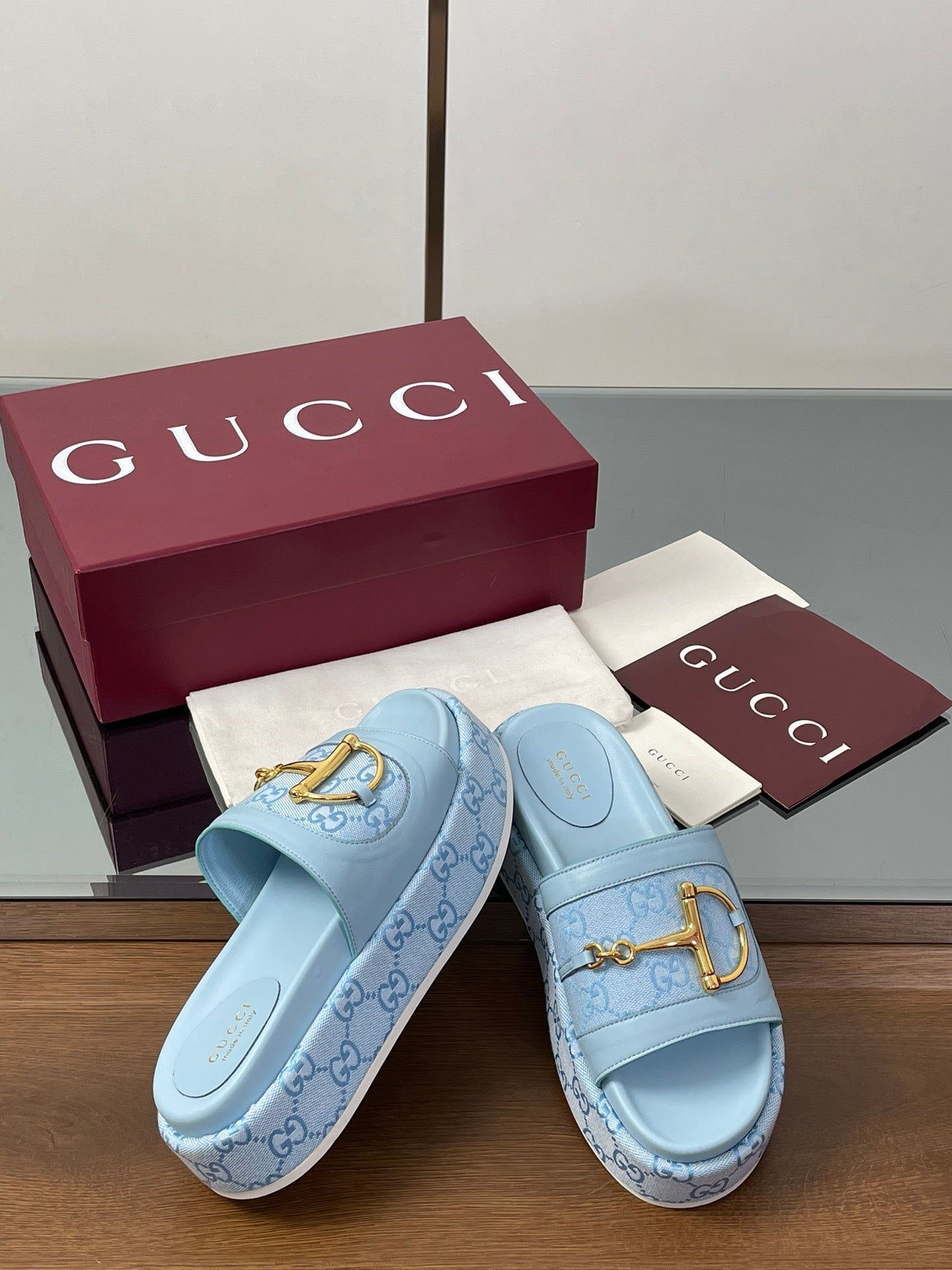 GUCCI HIGH 5.5 CM WEDGE SANDALS IN BLUE CALFSKIN AND FABRIC