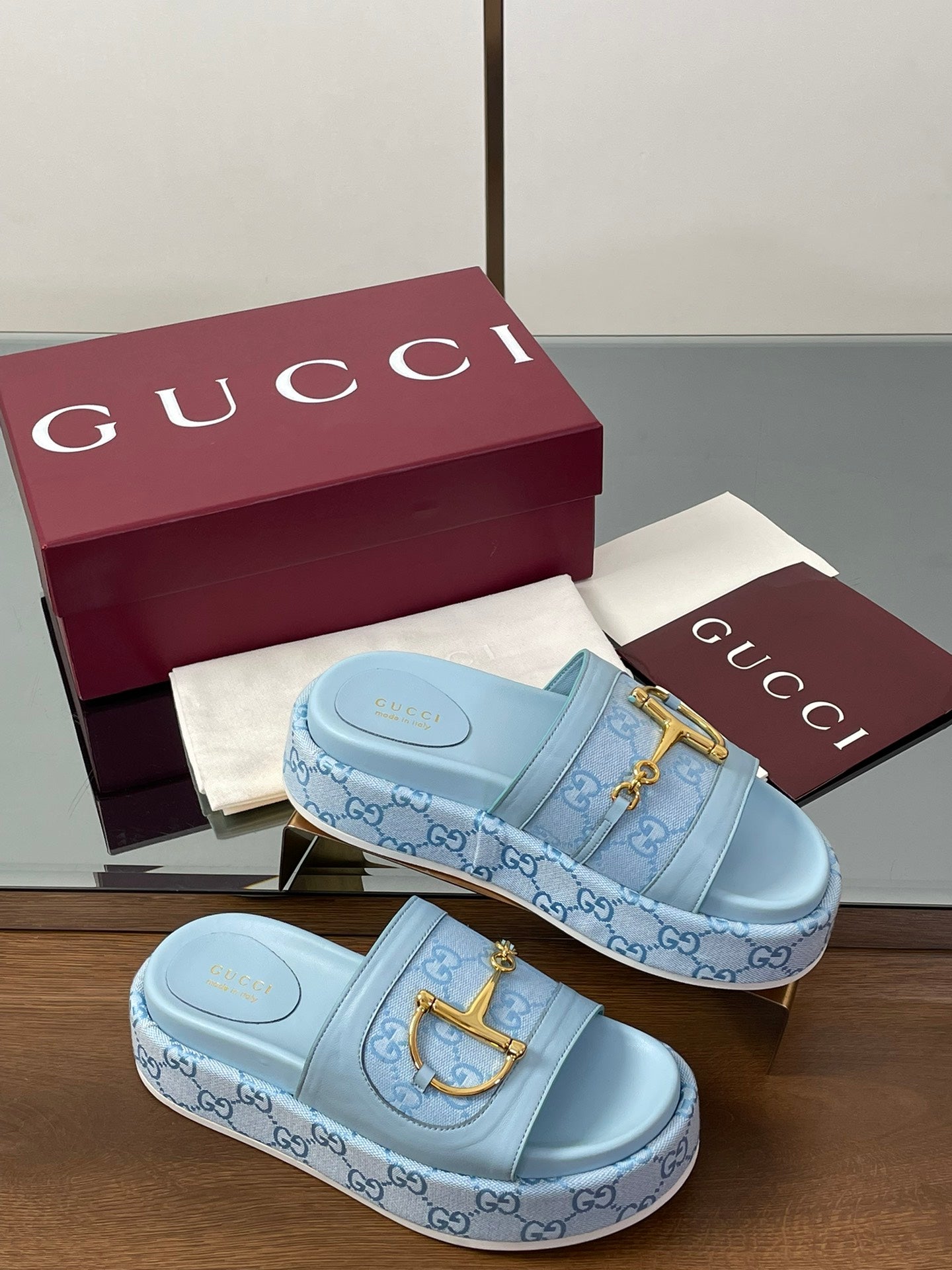 GUCCI HIGH 5.5 CM WEDGE SANDALS IN BLUE CALFSKIN AND FABRIC