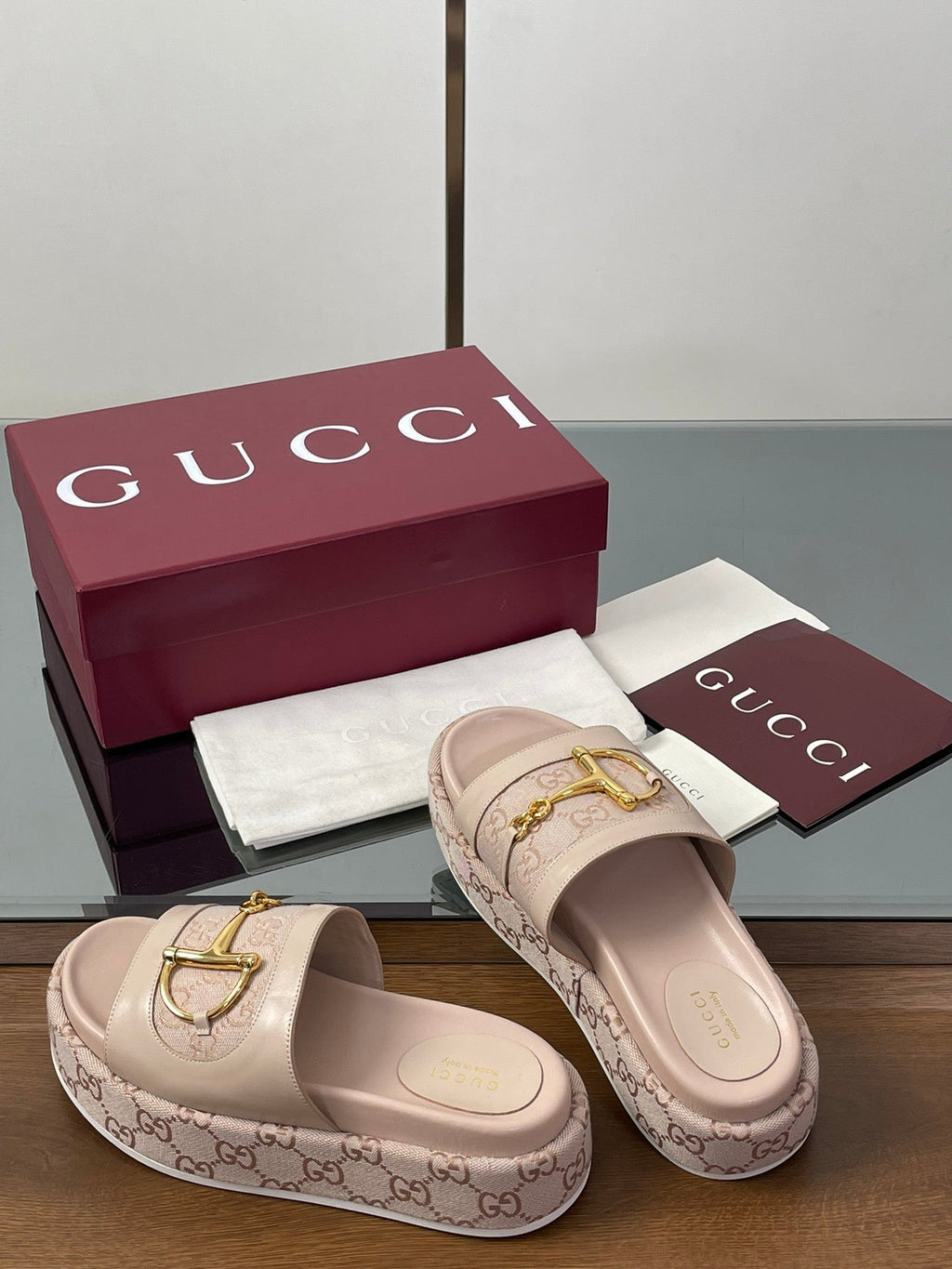 GUCCI HIGH 5.5 CM WEDGE SANDALS IN LIGHT PINK CALFSKIN AND FABRIC