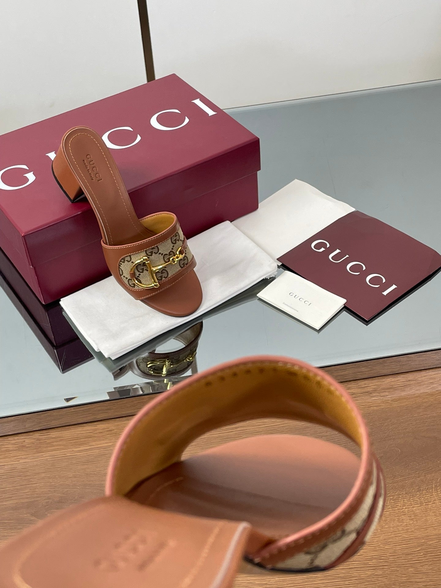 GUCCI HIGH HEEL MULE 5.5 CM IN BROWN CALFSKIN MIX FABRIC AND GOLD HARDWARE