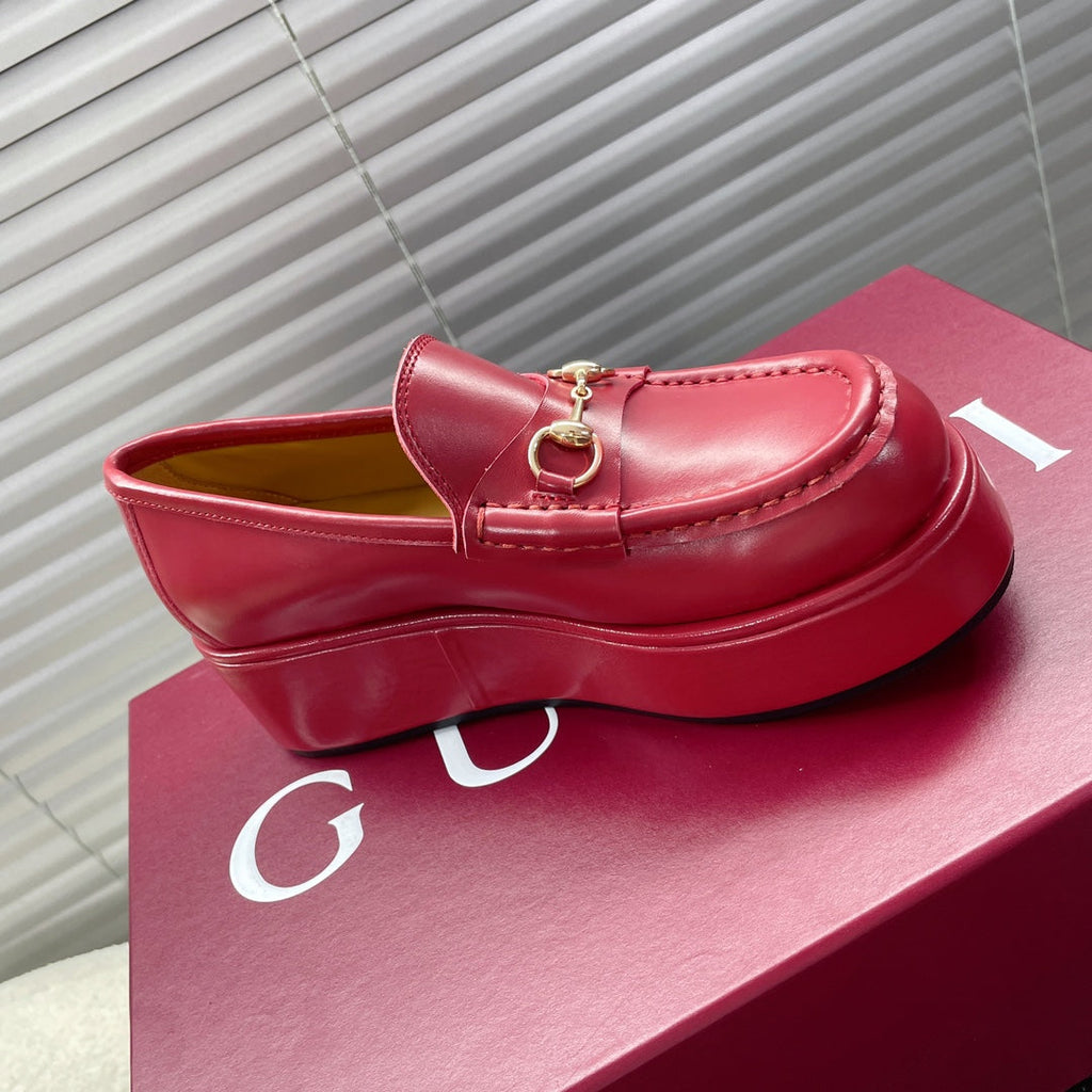 GUCCI HORSEBIT PLATFORM LOAFER IN CRIMSON RED CALFSKIN