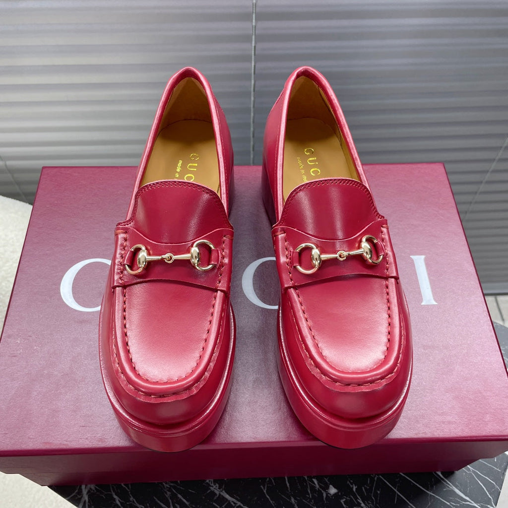 GUCCI HORSEBIT PLATFORM LOAFER IN CRIMSON RED CALFSKIN