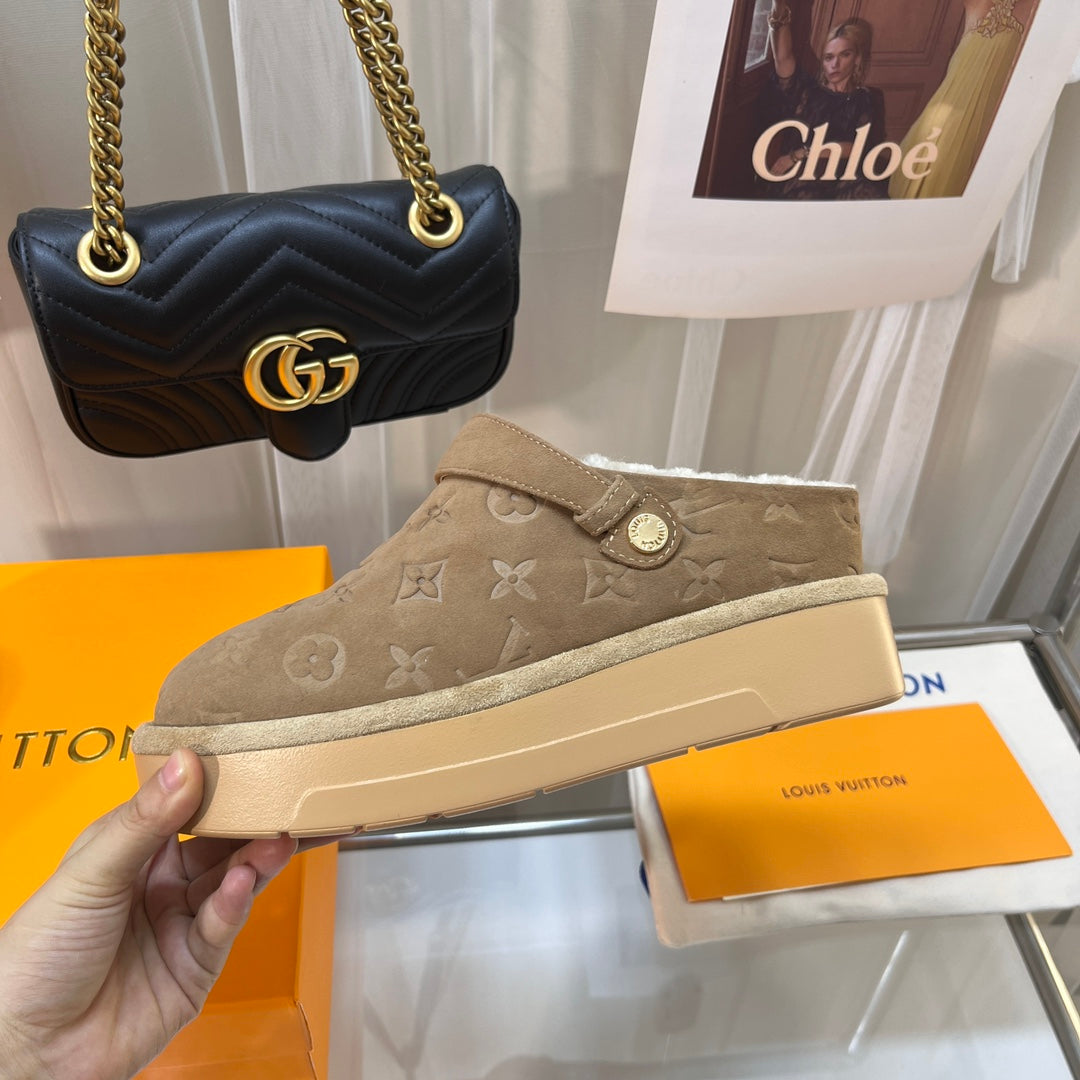 LOUIS VUITTON LV WOMEN'S COSY FLAT COMFORT CLOGS IN ASH BROWN MONOGRAM SUEDE