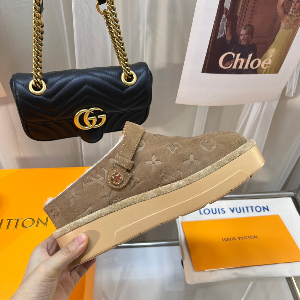 LOUIS VUITTON LV WOMEN'S COSY FLAT COMFORT CLOGS IN ASH BROWN MONOGRAM SUEDE