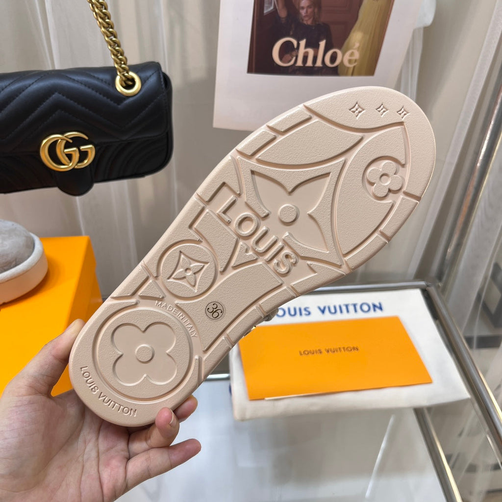 LOUIS VUITTON LV WOMEN'S COSY FLAT COMFORT CLOGS IN BEIGE MONOGRAM SUEDE