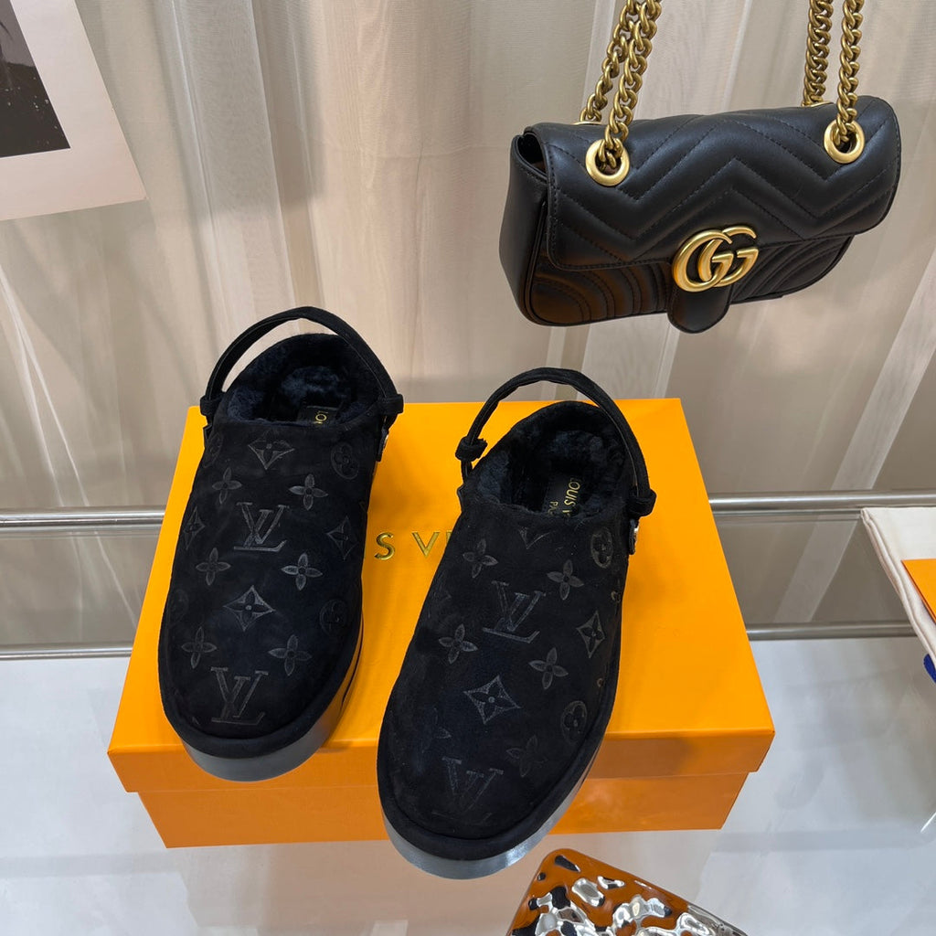 LOUIS VUITTON LV WOMEN'S COSY FLAT COMFORT CLOGS IN BLACK MONOGRAM SUEDE