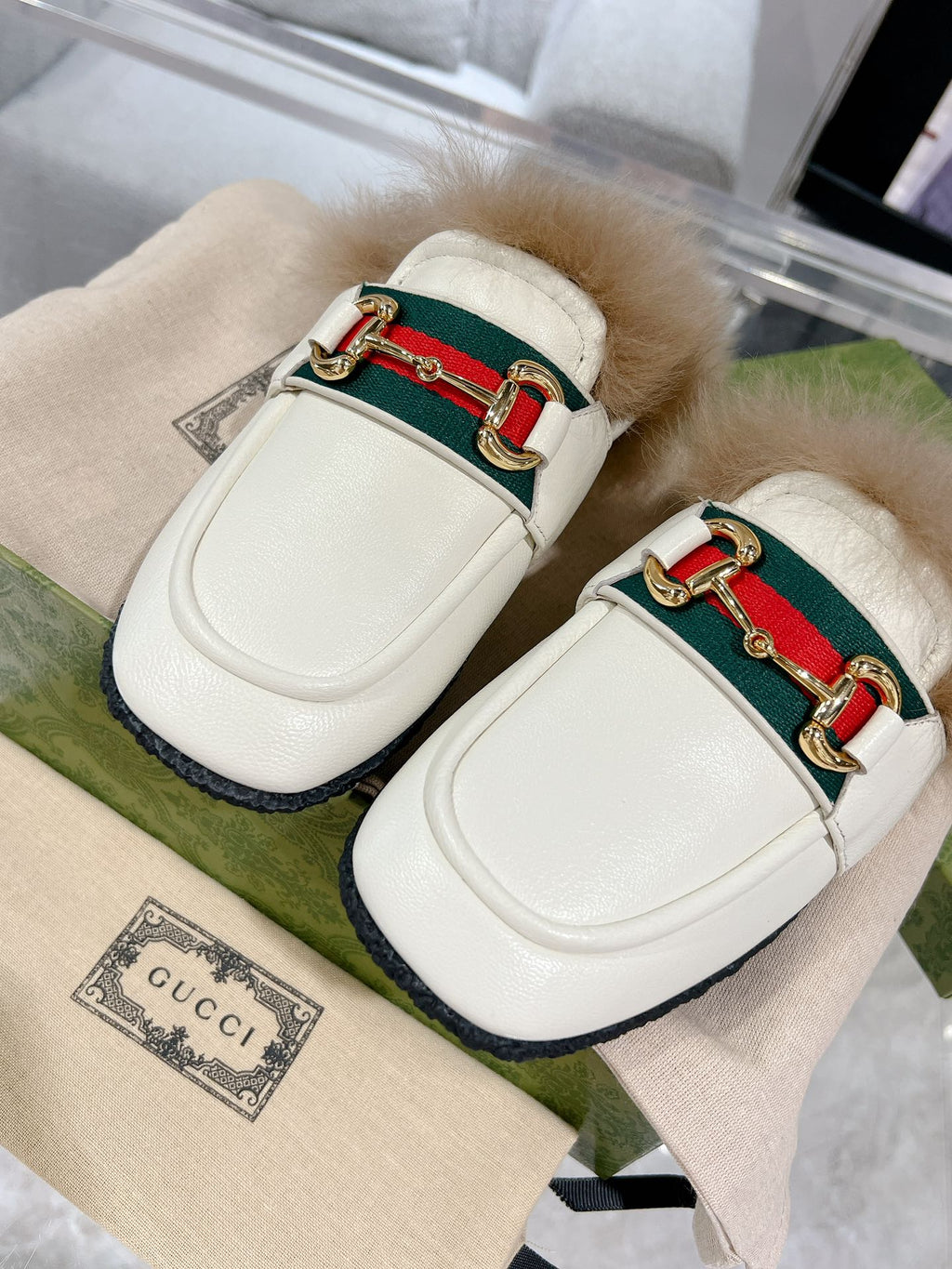 GUCCI HORSEBIT MULE WITH WEB IN WHITE CALFSKIN MIX MINK FUR