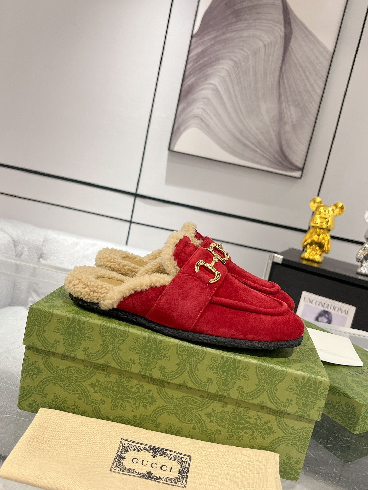 GUCCI HORSEBIT MULE IN RED SUEDE AND FLEECE LINING