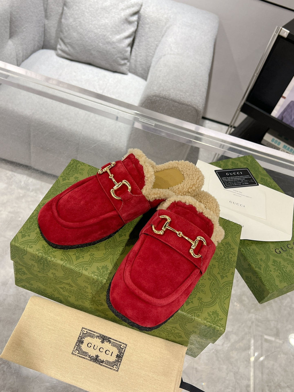 GUCCI HORSEBIT MULE IN RED SUEDE AND FLEECE LINING