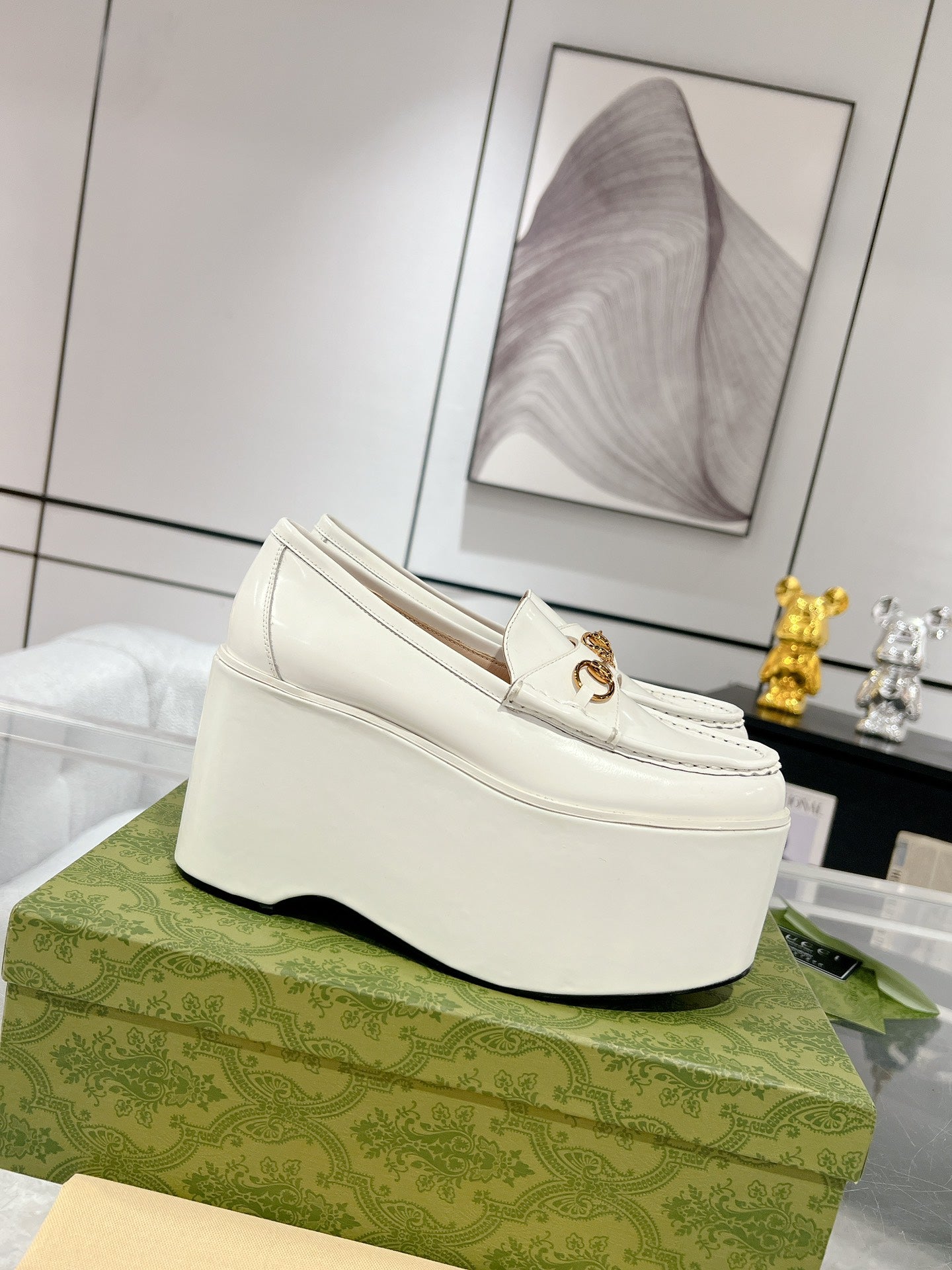 GUCCI HORSEBIT PLATFORM LOAFER WHITE CALFSKIN