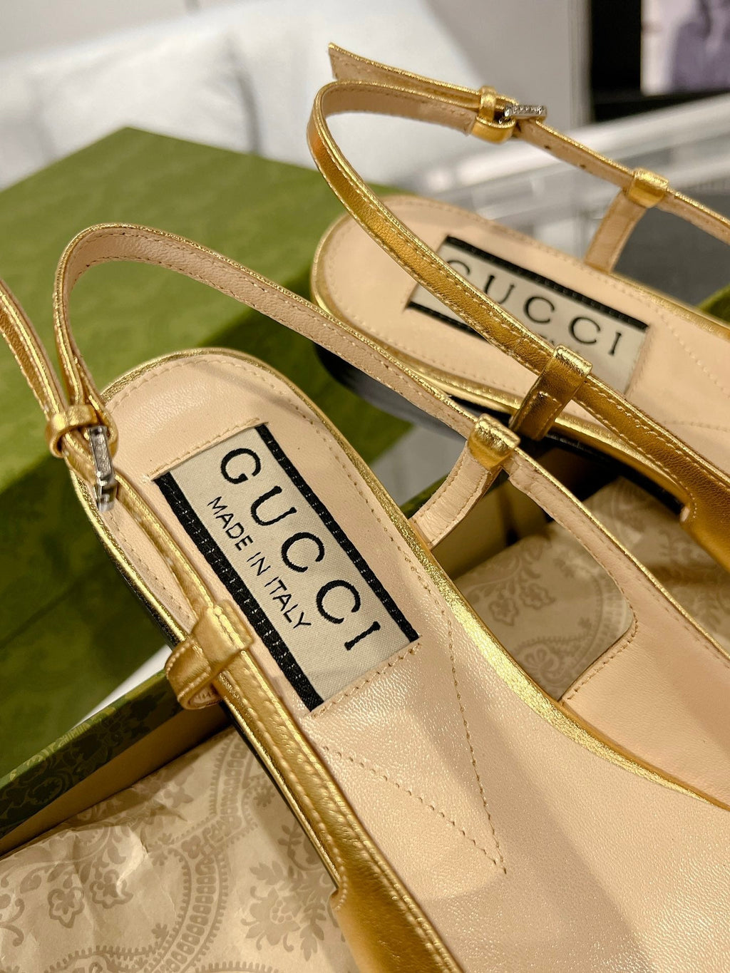 GUCCI METALIC SLINGBACK FLATS IN GOLD CALFSKIN
