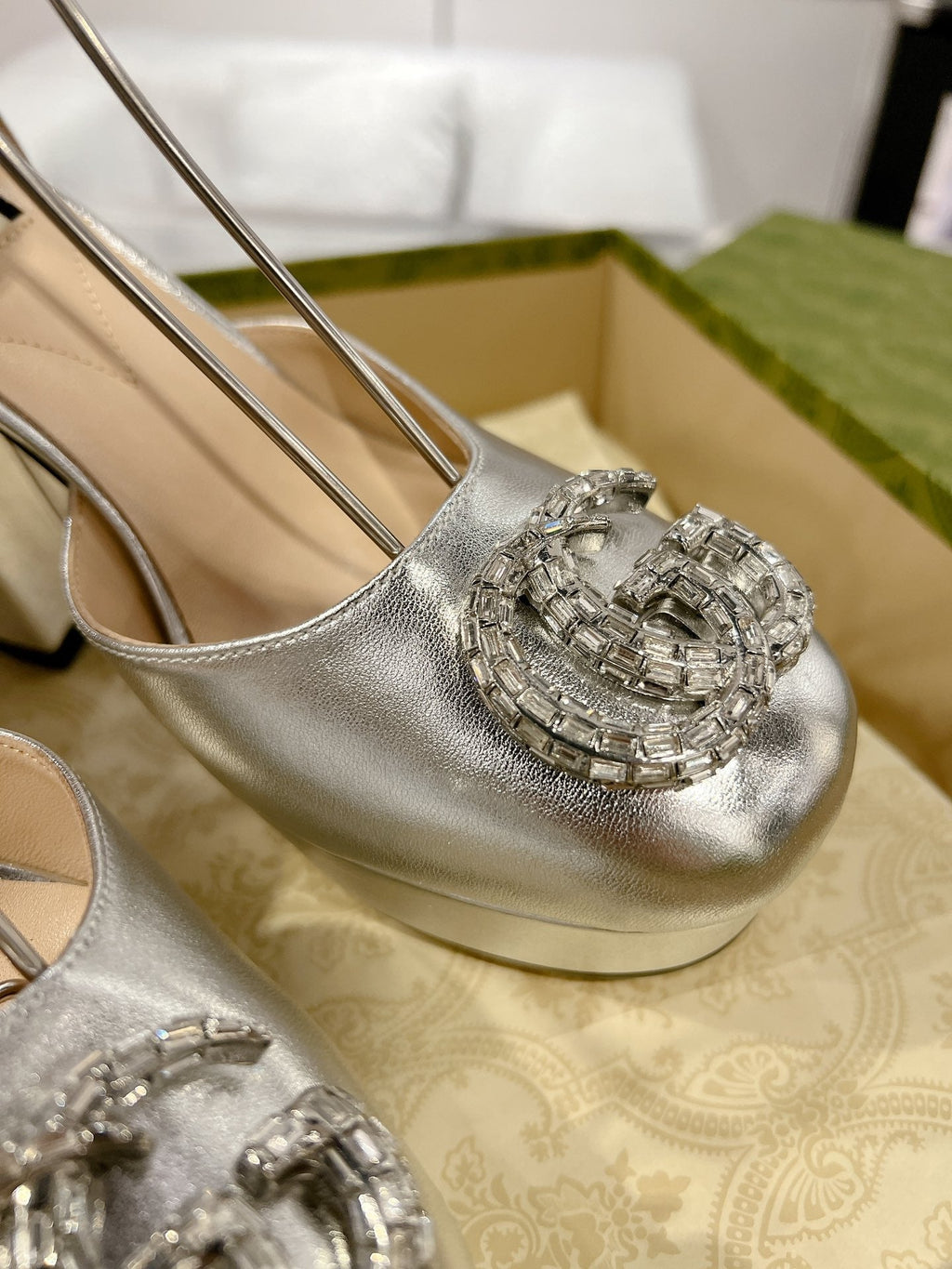 GUCCI CRYSTALS PLATFORM PUMPS SILVER CALFSKIN