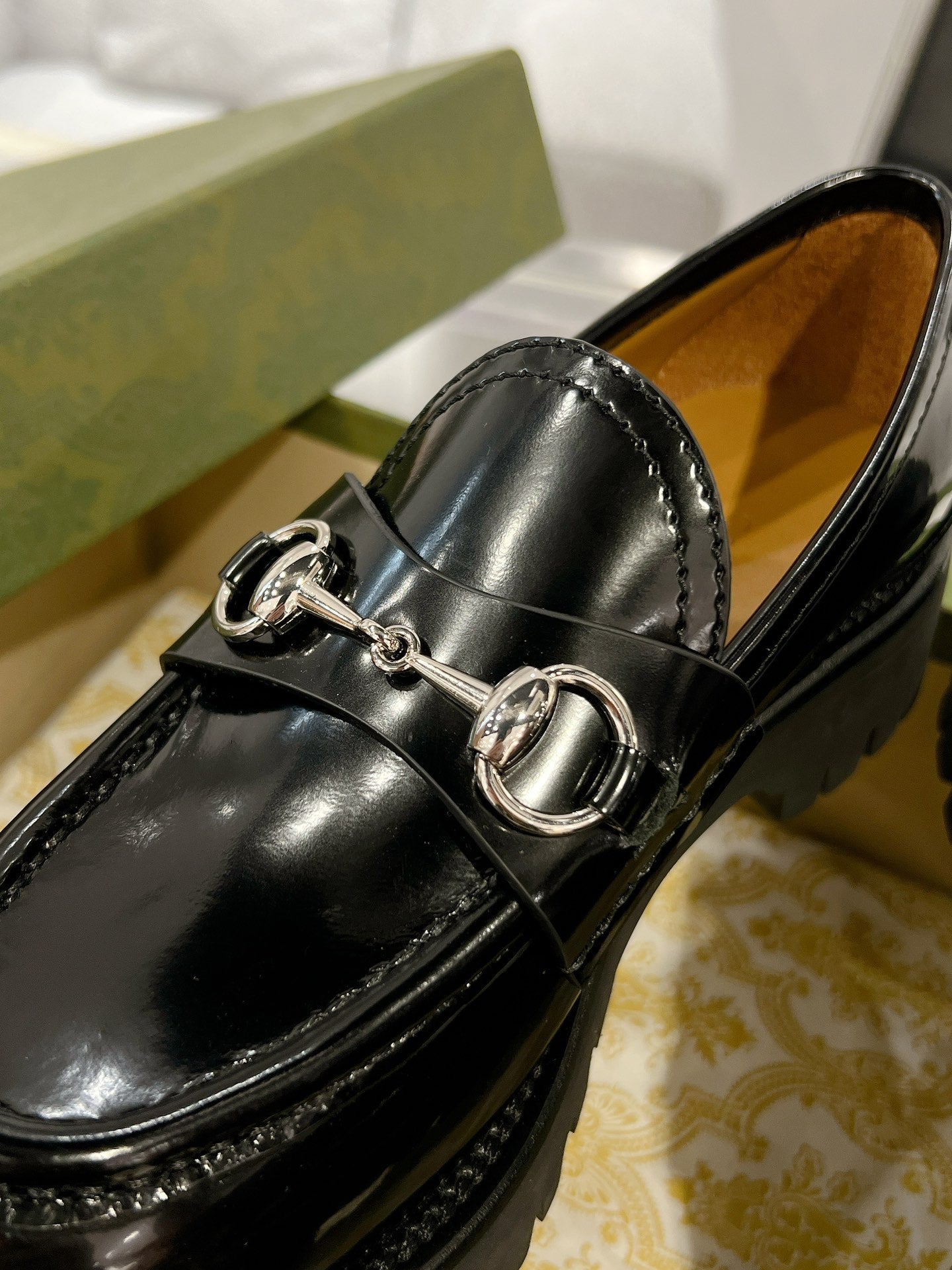 GUCCI LOAFER WITH HORSEBIT GLOSSY BLACK CALFSKIN