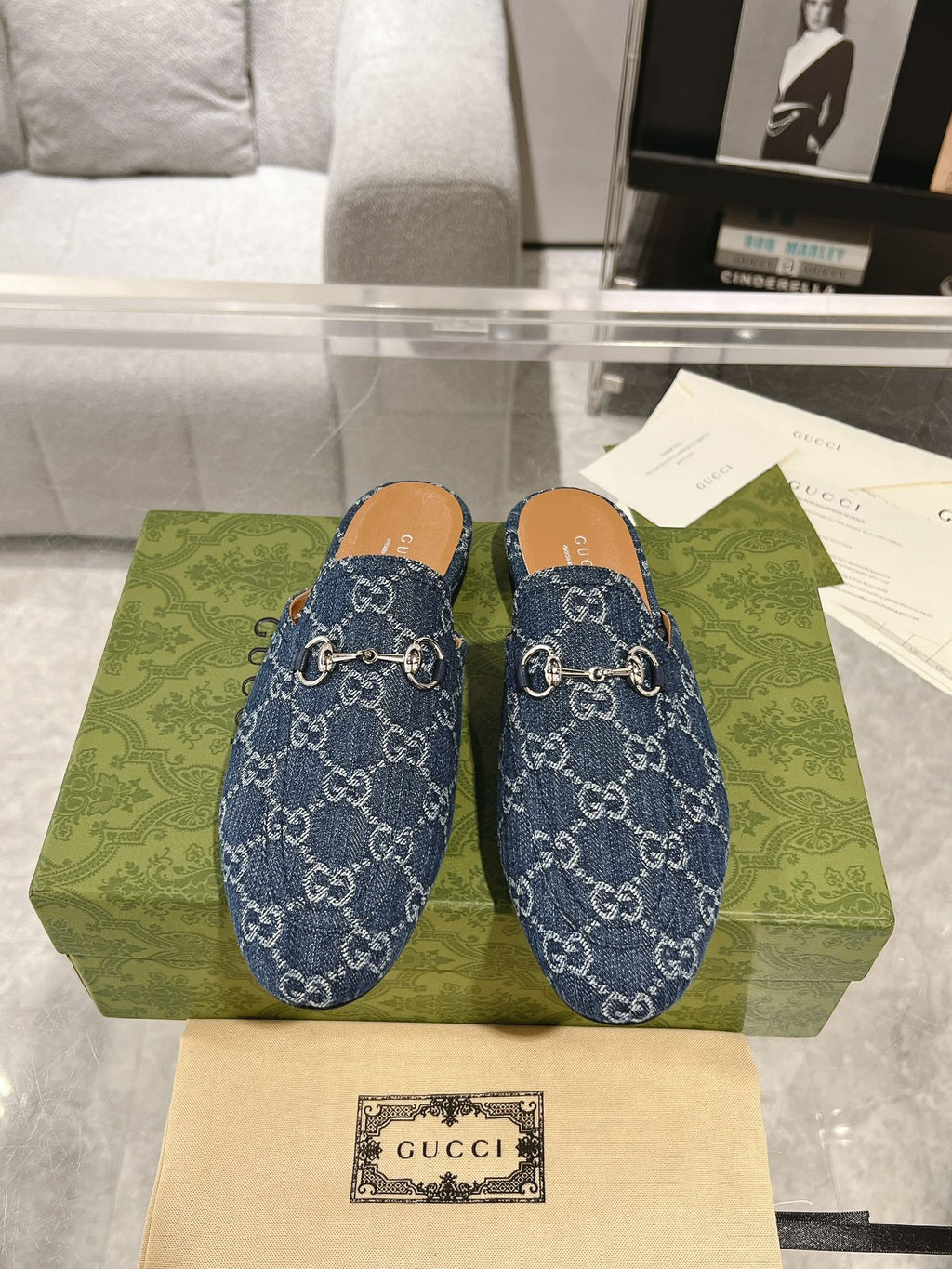 GUCCI MEN'S MULE WITH HORSEBIT IN DENIM BLUE MONOGRAM JACQUARD FABRIC