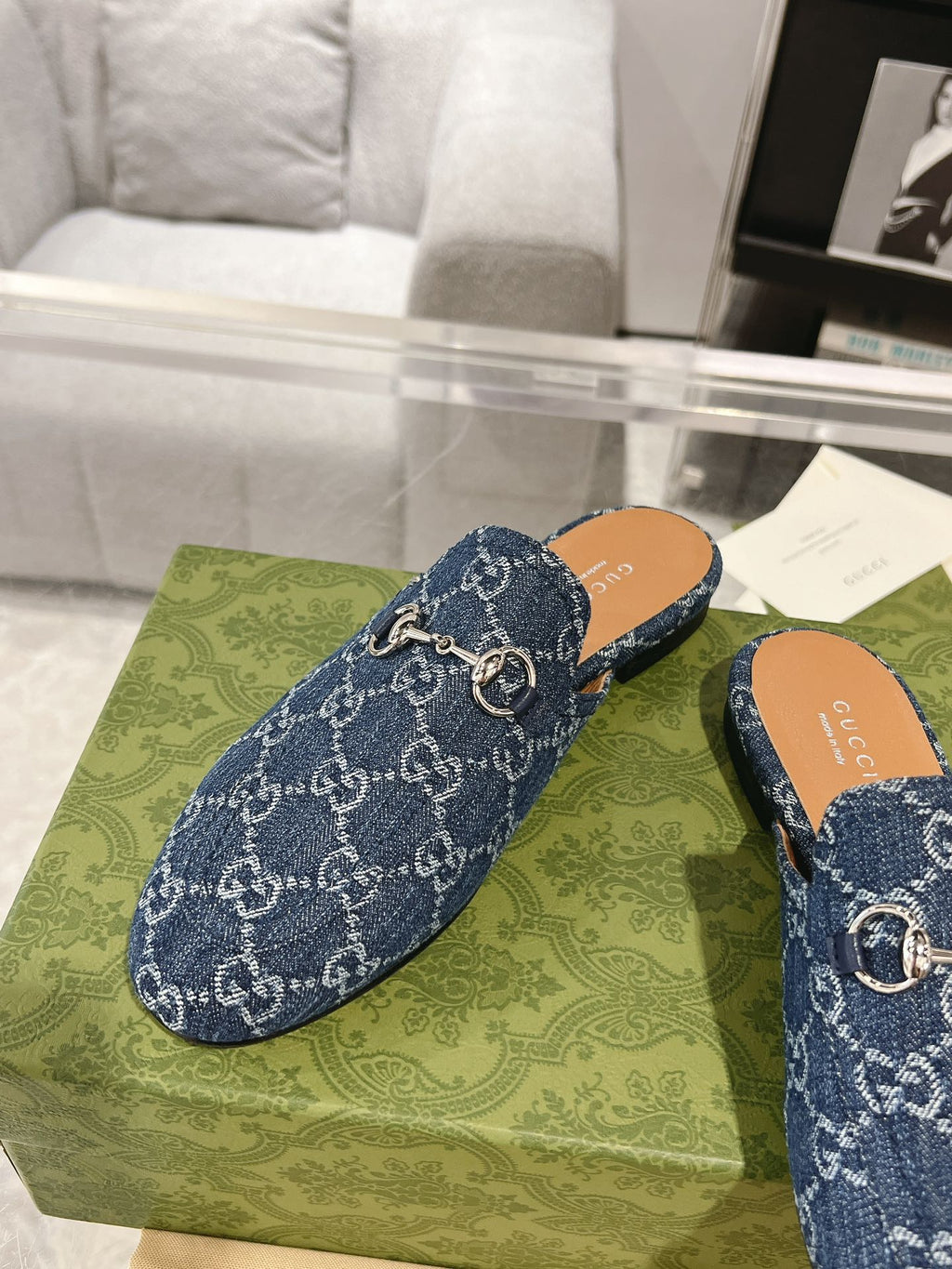 GUCCI MEN'S MULE WITH HORSEBIT IN DENIM BLUE MONOGRAM JACQUARD FABRIC