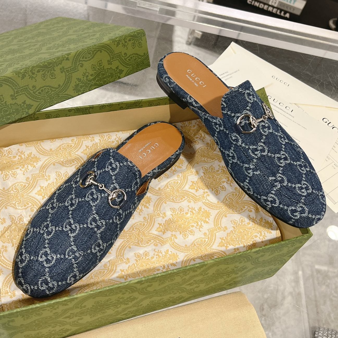 GUCCI MEN'S MULE WITH HORSEBIT IN DENIM BLUE MONOGRAM JACQUARD FABRIC