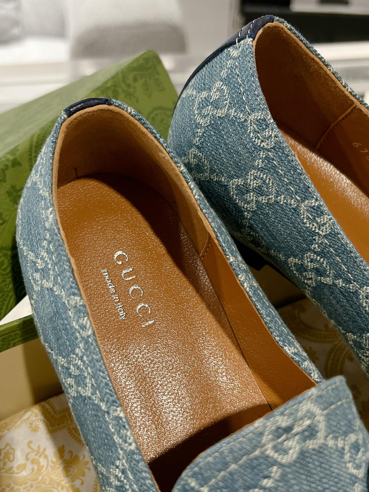 GUCCI MEN'S LOAFER WITH HORSEBIT IN SAPHIRE BLUE MONOGRAM JACQUARD FABRIC