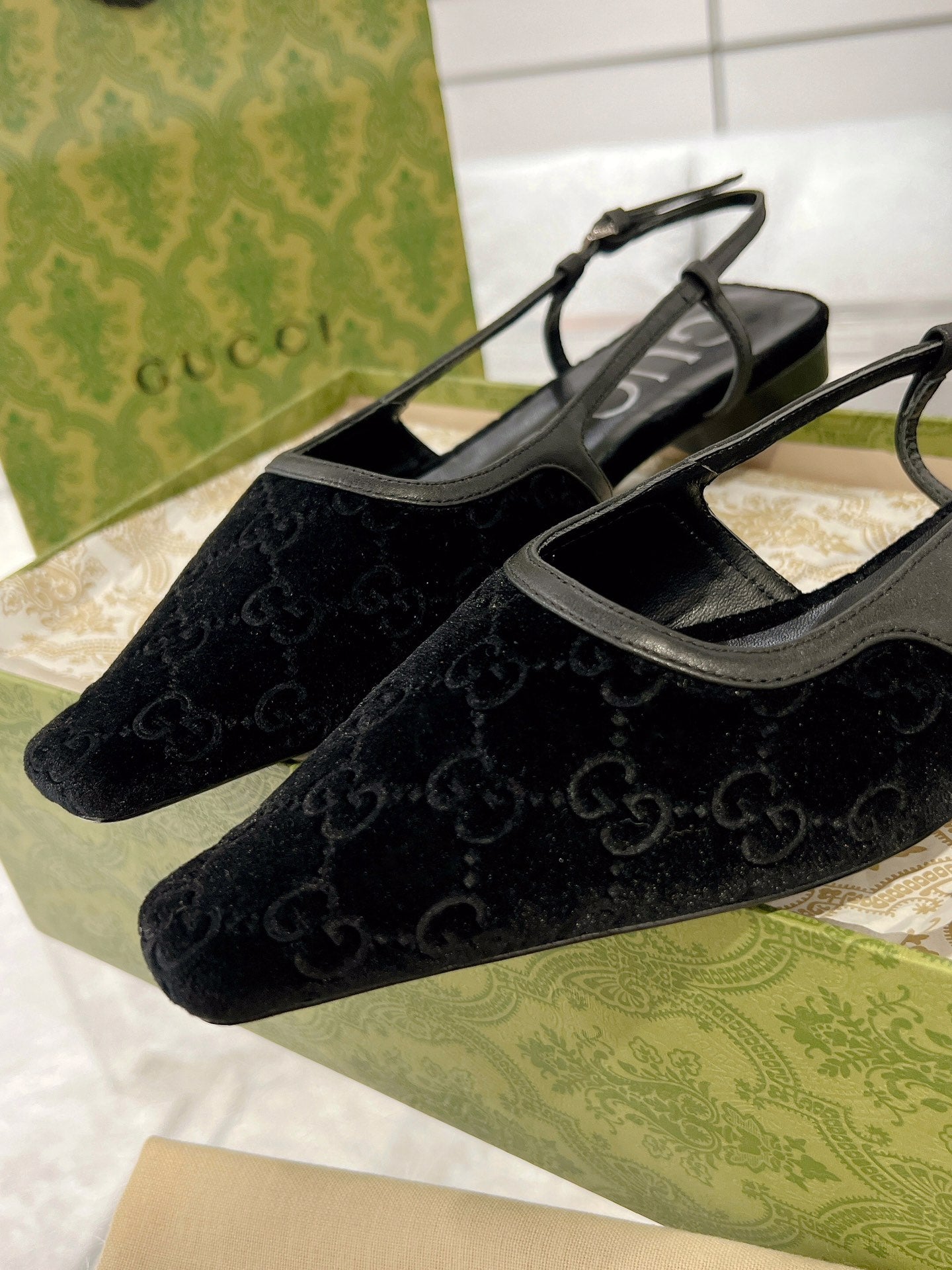 GUCCI SLINGBACK FLATS BLACK VELVET