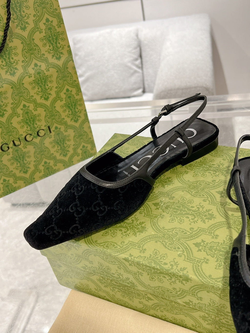 GUCCI SLINGBACK FLATS IN BLACK VELVET
