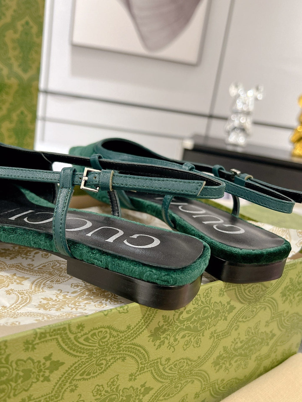 GUCCI SLINGBACK FLATS IN GREEN FOREST VELVET