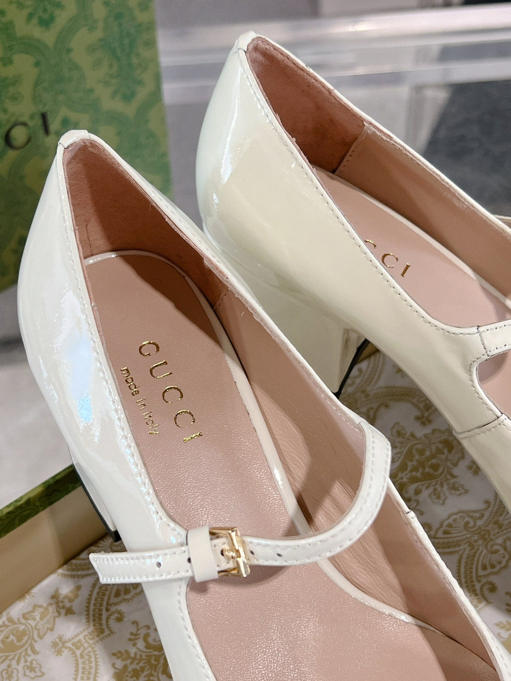 GUCCI HORSEBIT MARY JANE HEEL IN WHITE CALFSKIN GOLD HARDWARE