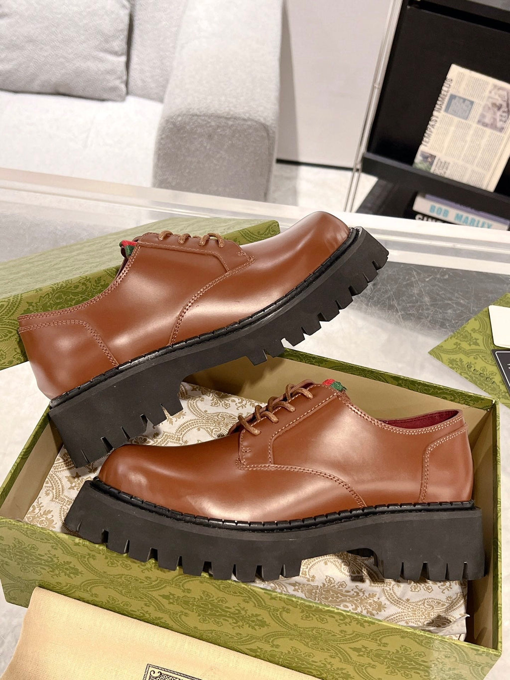 GUCCI LACE-UP LOAFER WITH WEB IN CARAMEL BROWN SHINY LEATHER